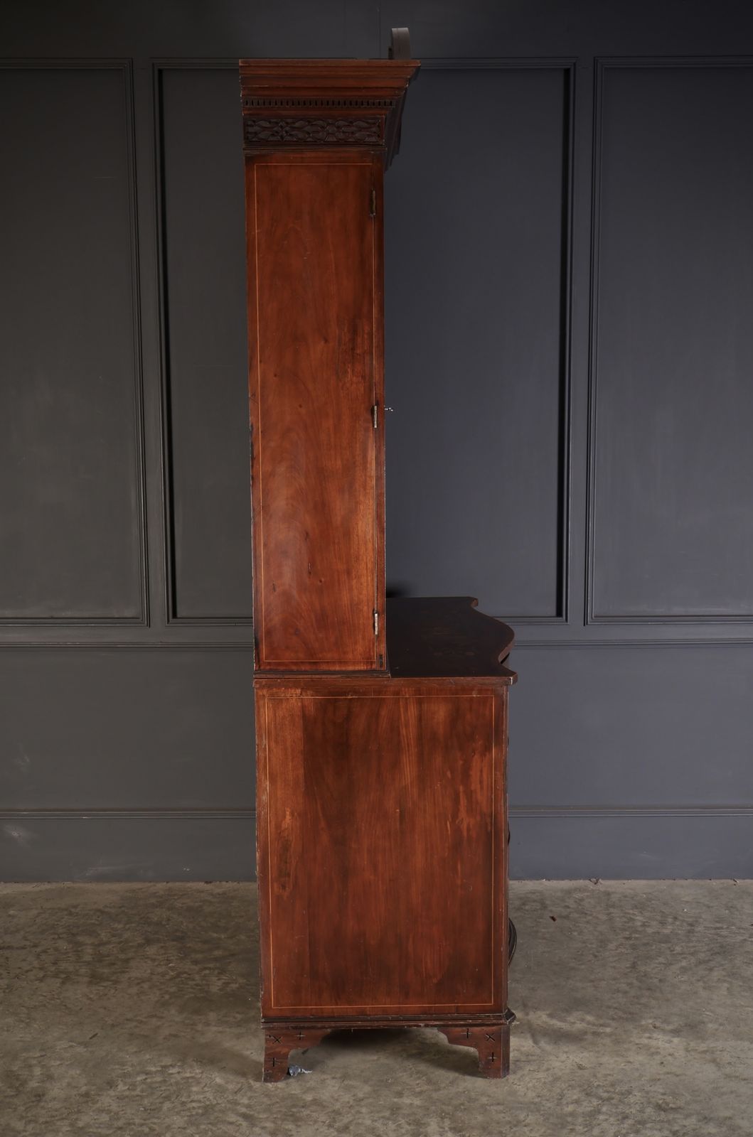photo vintage Rare George III Marquetry Inlaid Mahogany Bookcase