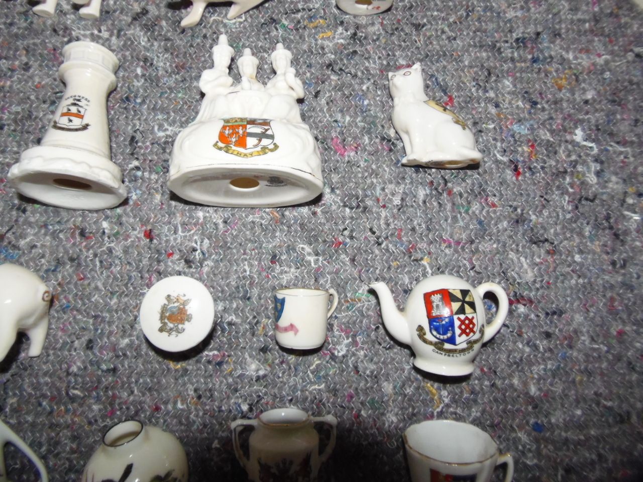 125.0 Crested China Wares Goss .Etc . photo