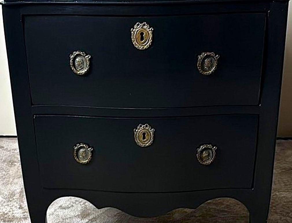 photo furniture Louis XV Style Black Lacquered Walnut Chest Of Drawers With Bronze Decorations