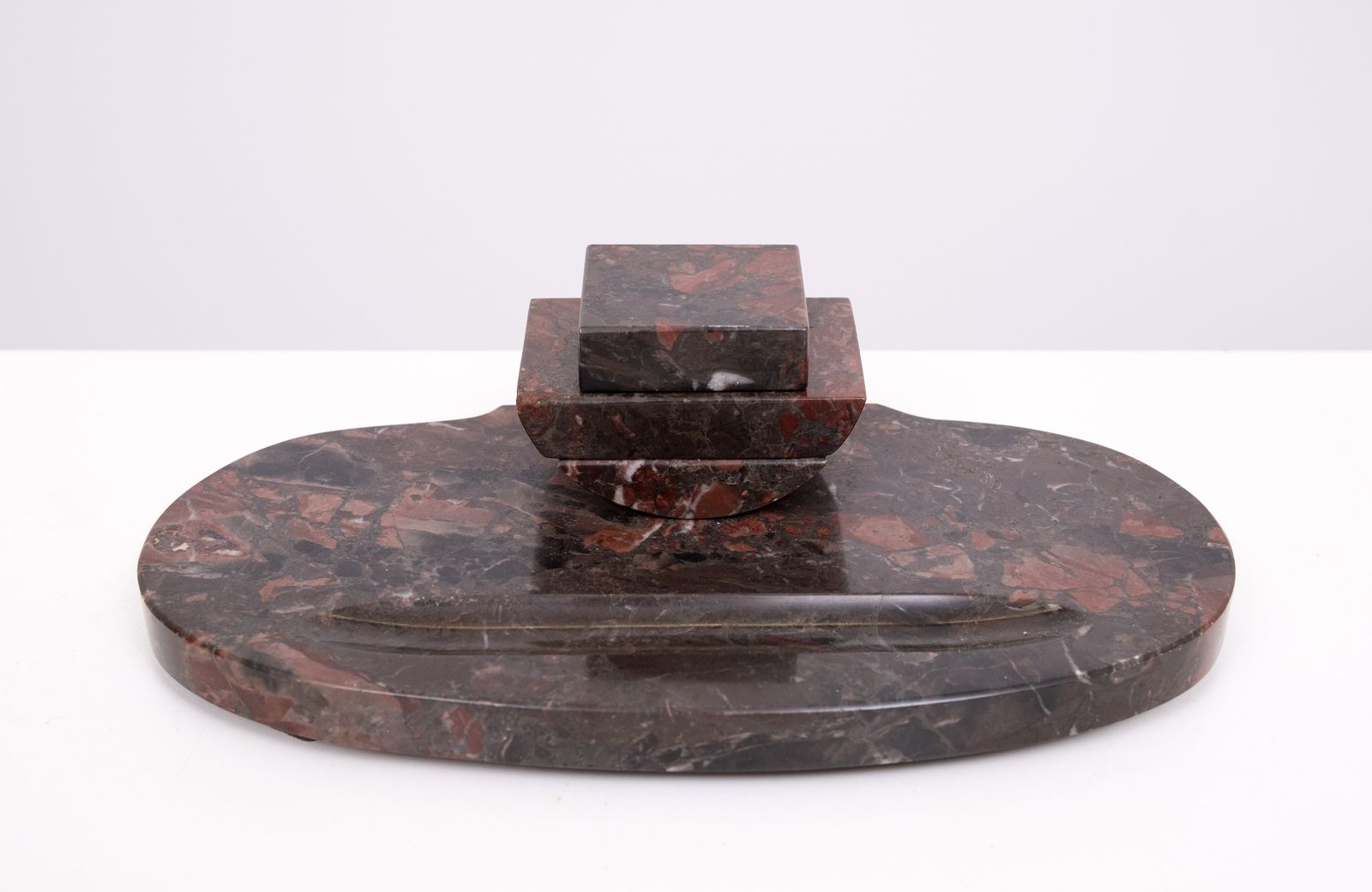 photo furniture 5 Delig Art Deco Bureaugarnituur Van Griotte Marmer, Jaren 1930