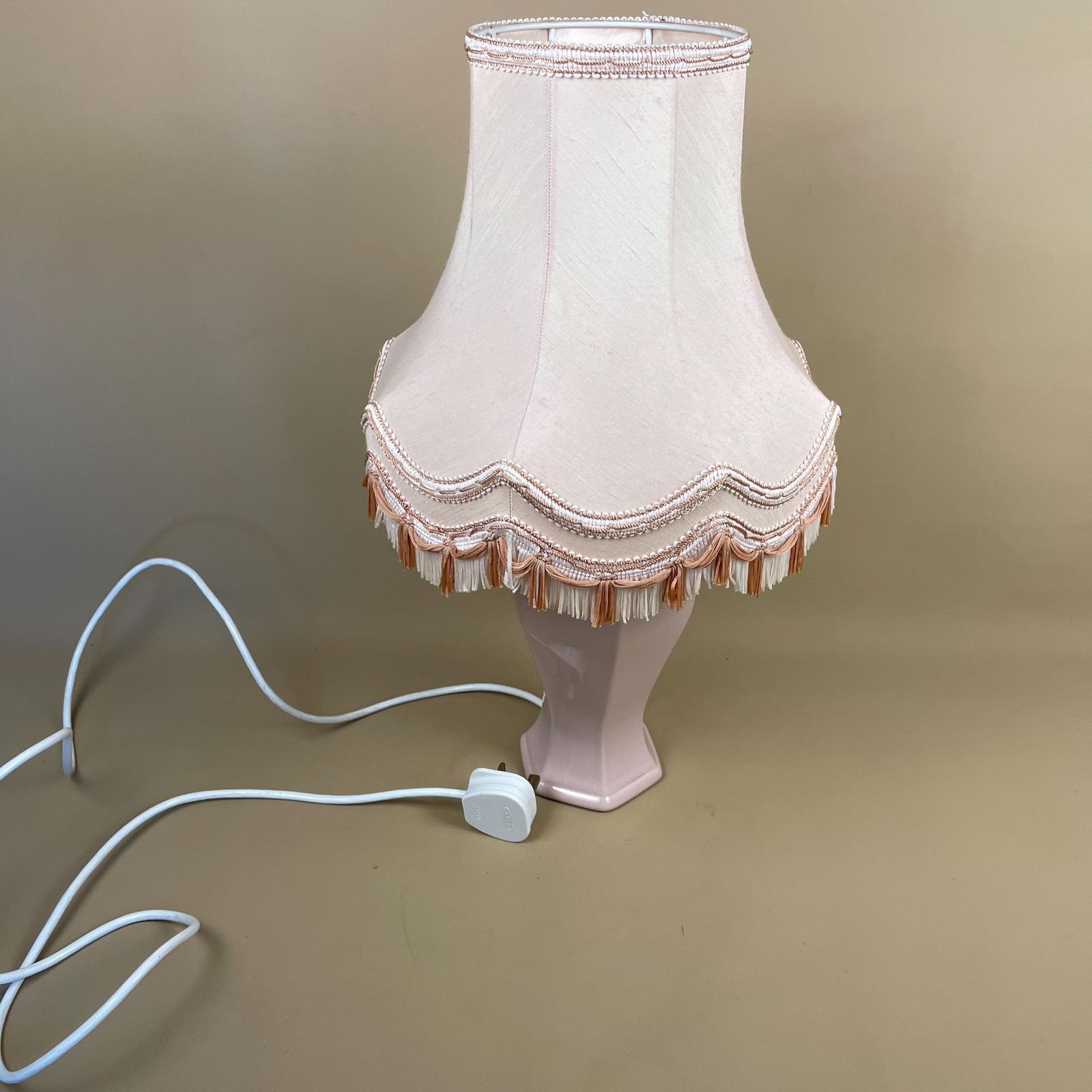 Vintage Ceramic Pale Pink Lamp Bedside Table Light Round Hexagon Retro Cottage Pottery Lampshade Shade Tassel Fringe Edge photo vintage