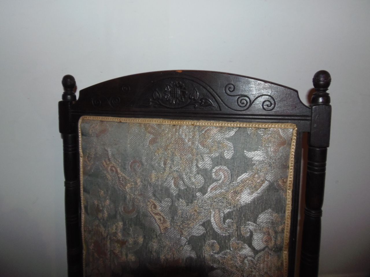 photo furniture Arts And Crafts Chair  / Aesthetic Movement