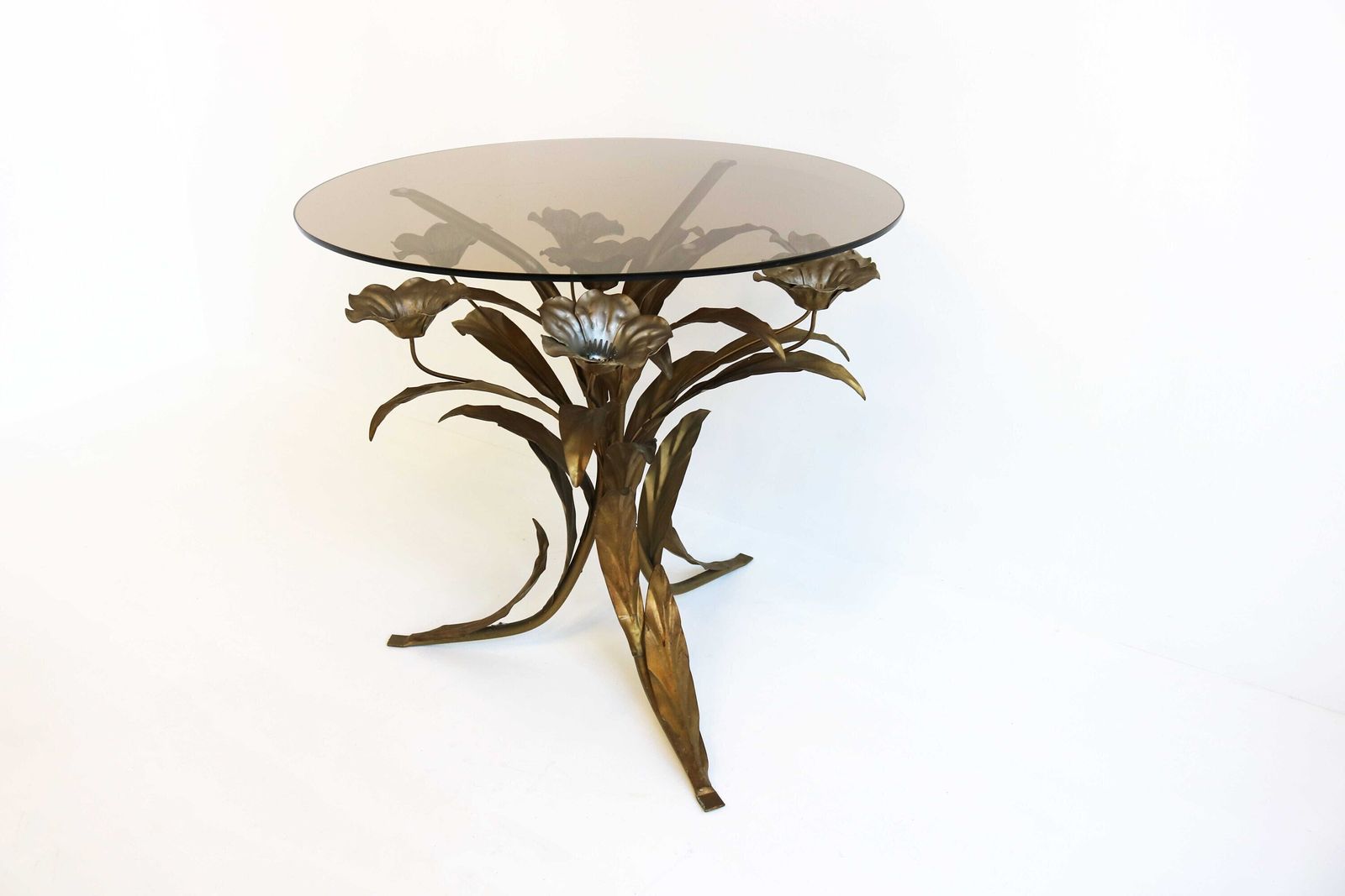 Mid Century Verguld Florentijns Bijzettafeltje Van Hans Kögl – Hollywood Regency Verguld Metaal Duits Rond Salontafeltje 1960s Design Rookglas Tafel
