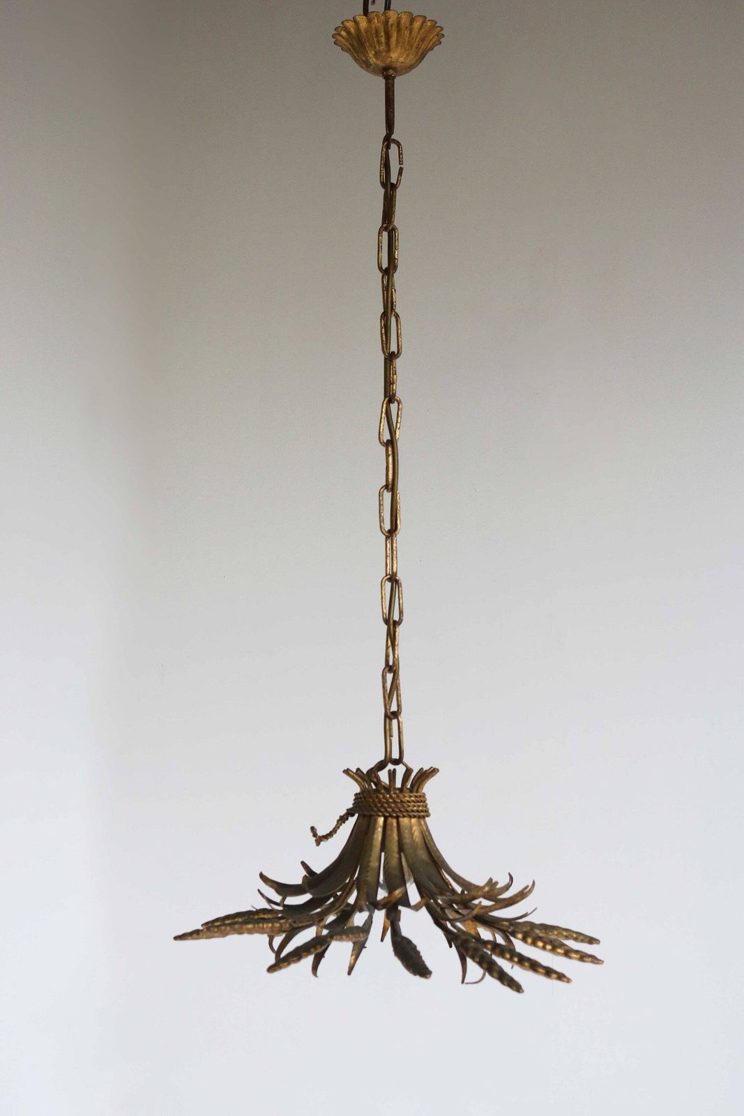 Vergulde Tarweschoof Hanglamp Van Designer Hans Kögl, Jaren 1960 – Hollywood Regency Vintage Hanglamp photo for sale