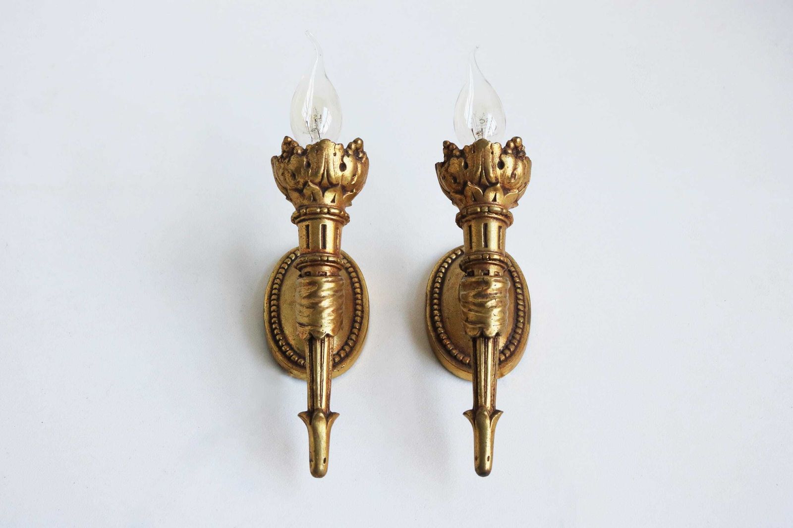 Paar Antieke Franse Empire Stijl Bronzen Wandfakkels, Set Van Twee Wandlampen, Ca. Jaren 1900 photo furniture