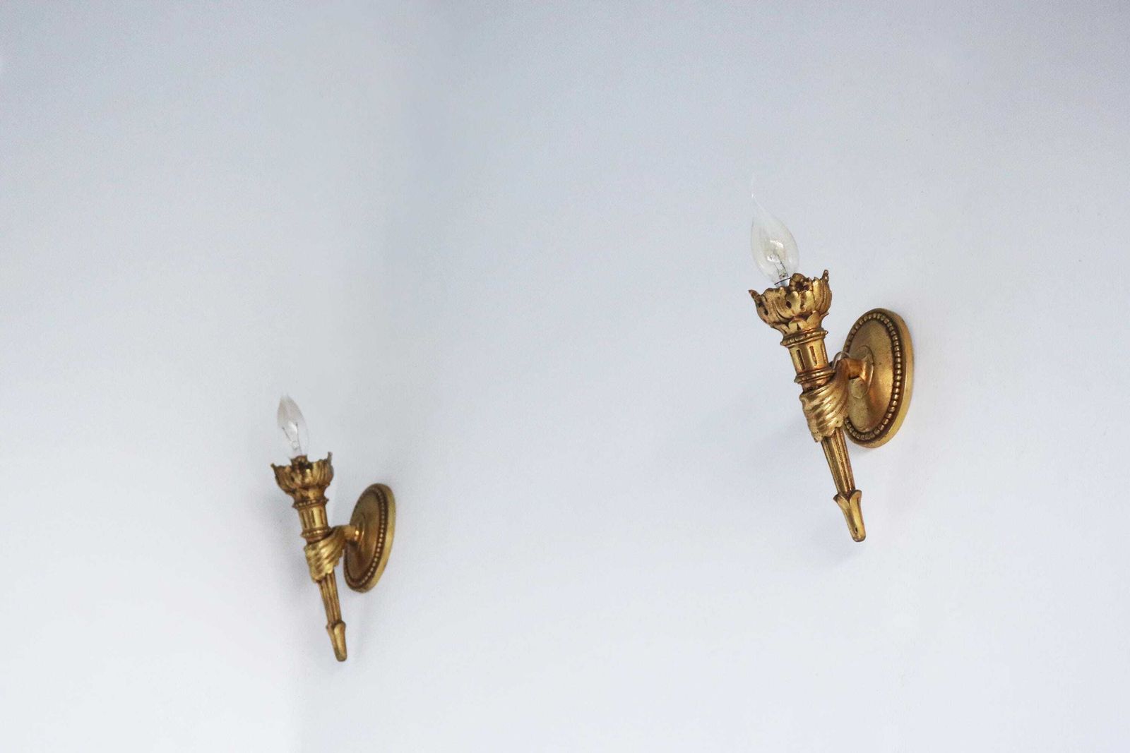 Paar Antieke Franse Empire Stijl Bronzen Wandfakkels, Set Van Twee Wandlampen, Ca. Jaren 1900 photo for sale