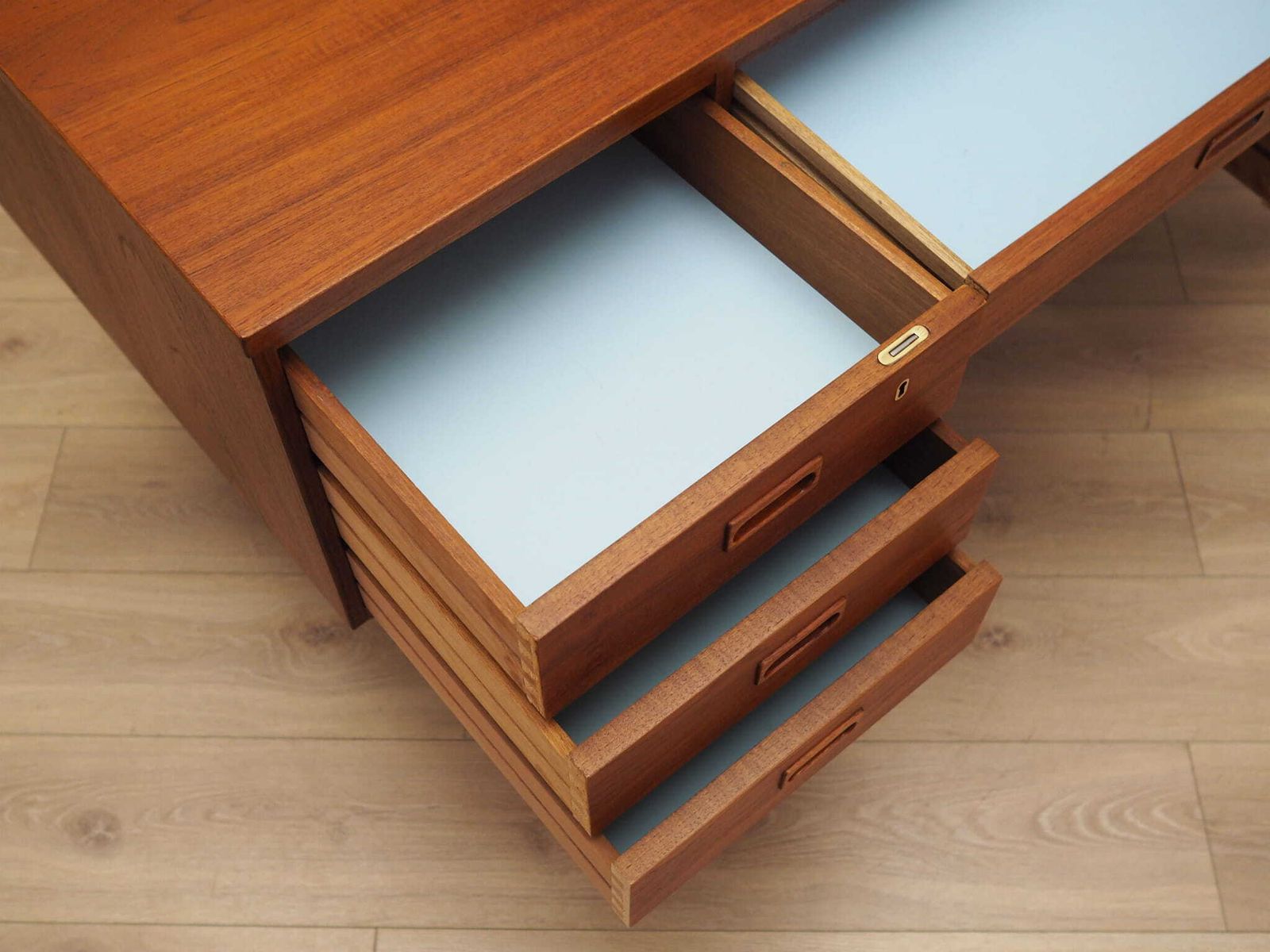photo furniture Teak Desk, Danish Design, 1970s, Production: Denmark
