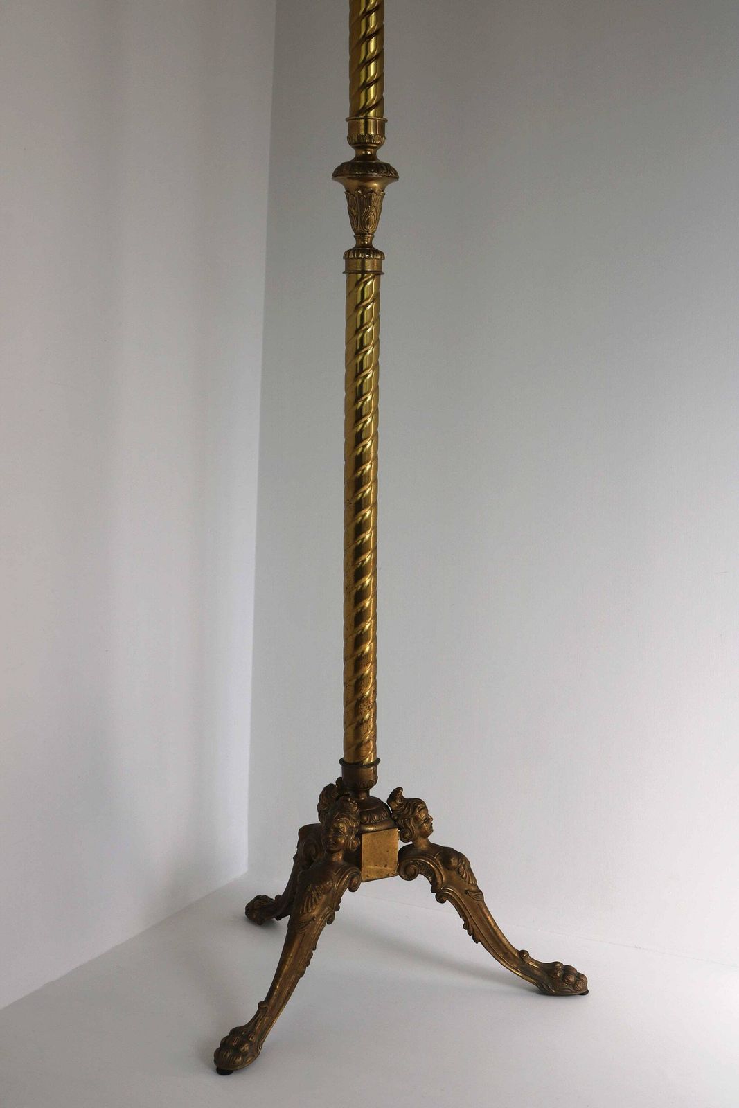 photo furniture Gedraaide Kolom, Sierlijk Messing Hollywood Regency Mid Century Antieke Kapstok – Vintage Staande Kapstok, Italiaans