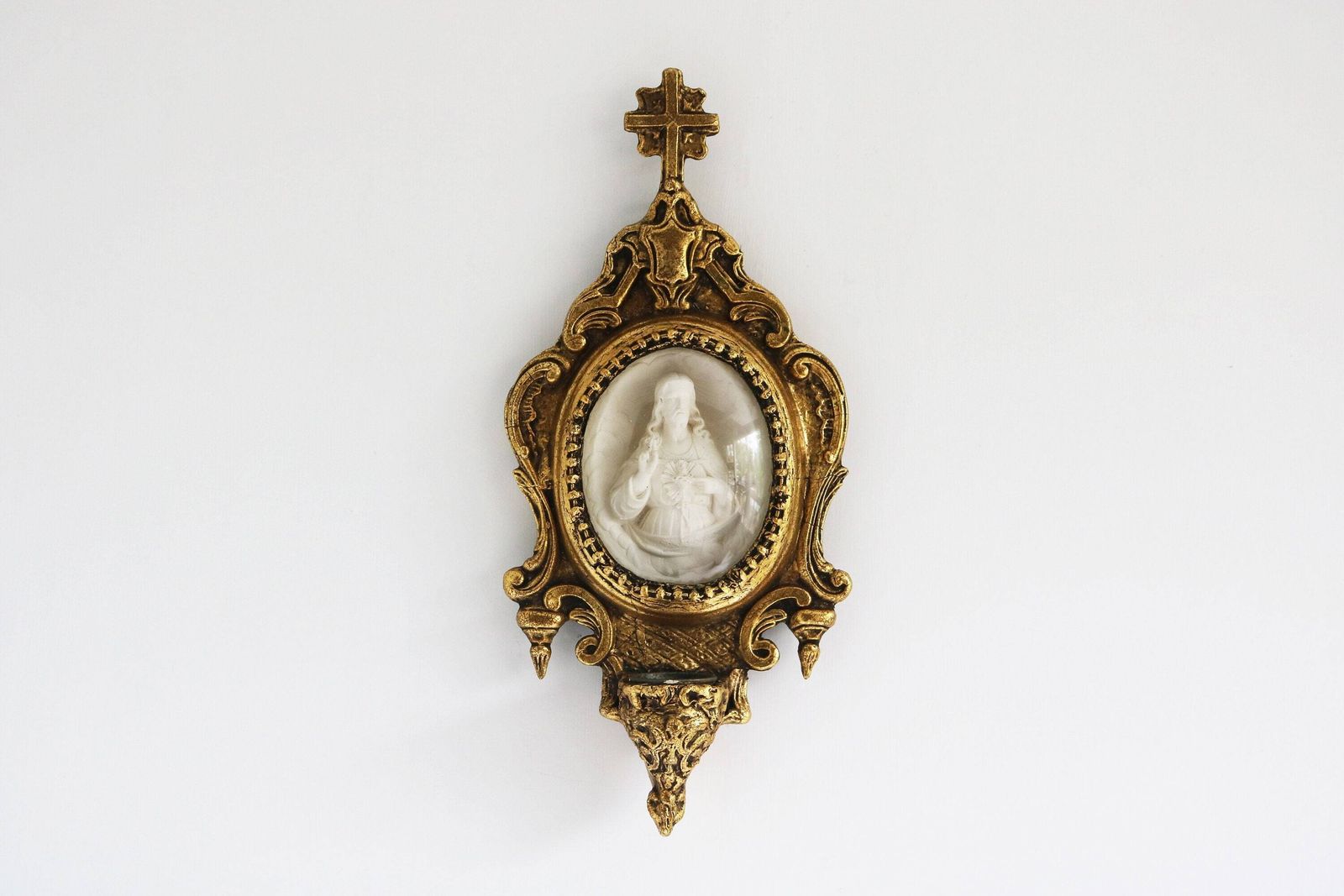 Antique Ornate Holy Water Font Sacred Heart Of Jesus Christ Oval Meerschaum Convex Glass Domed Glass Gold Gilded Carved Wood Cross French