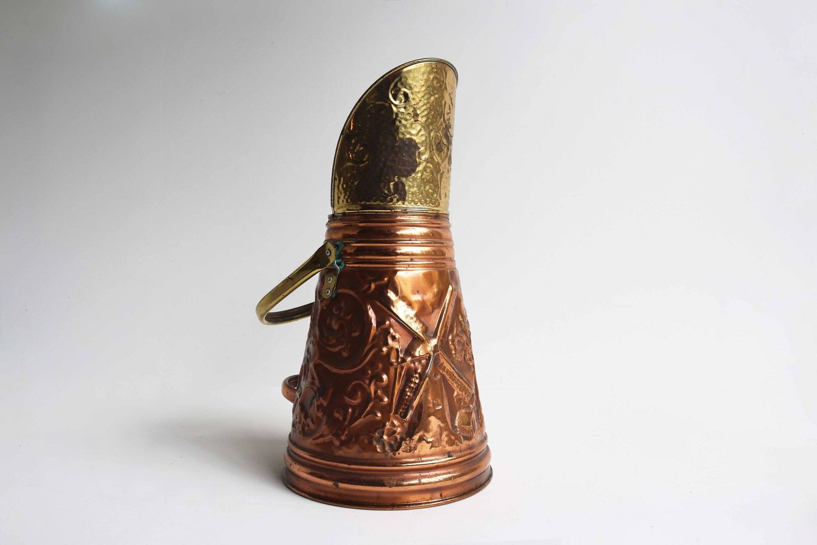 Mid 20th Century Brass Copper Coal Scuttle Umbrella Cane Stand Ash Scuttle Fireplace Bucket Dutch Embossed Mill Farmhouse 1950 1960s