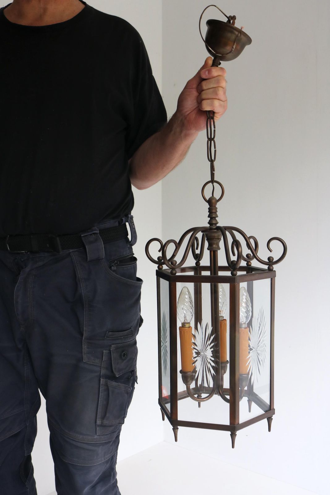 photo furniture Neoklassieke Franse Messing En Gegraveerd Sterrenglas Hangende Hallantaarn Zes Panelen Lichtarmatuur Entreehal Hanglamp Kroonluchter 1950