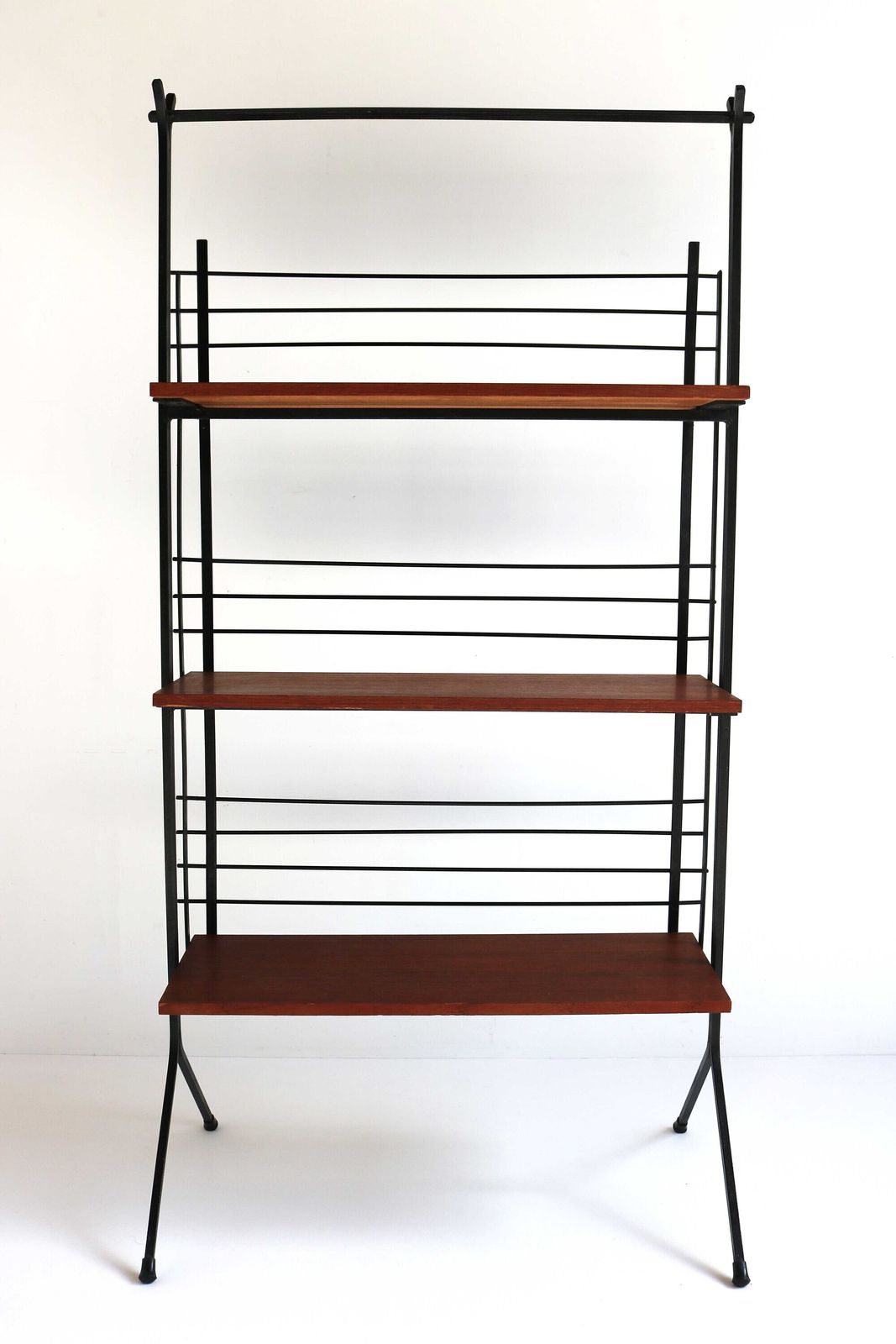 Vintage Klein Zwart Metalen En Teakhouten Vrijstaande Stellingkast Roomdivider Staand Rek Boekenkast Plantenstandaard Etagère Mid Century Retro photo furniture