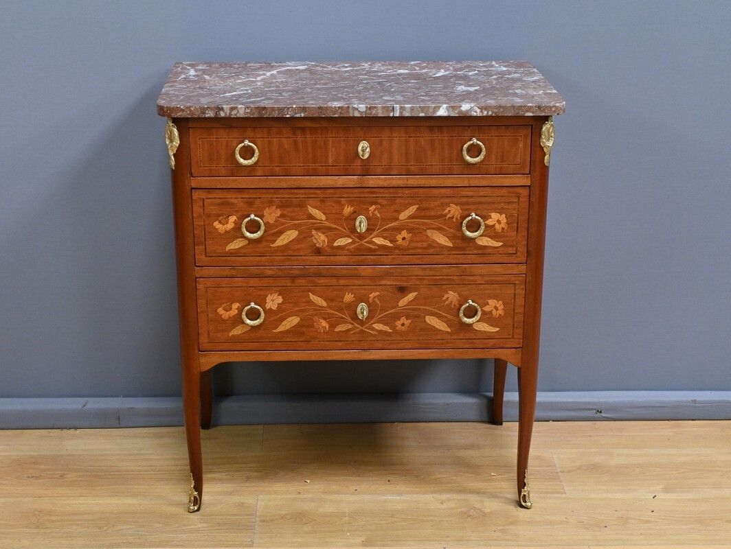 Small Chest Of Drawers In Blond Mahogany – Early 20th Century