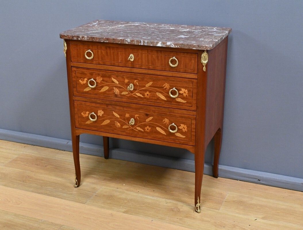 Small Chest Of Drawers In Blond Mahogany – Early 20th Century photo for sale