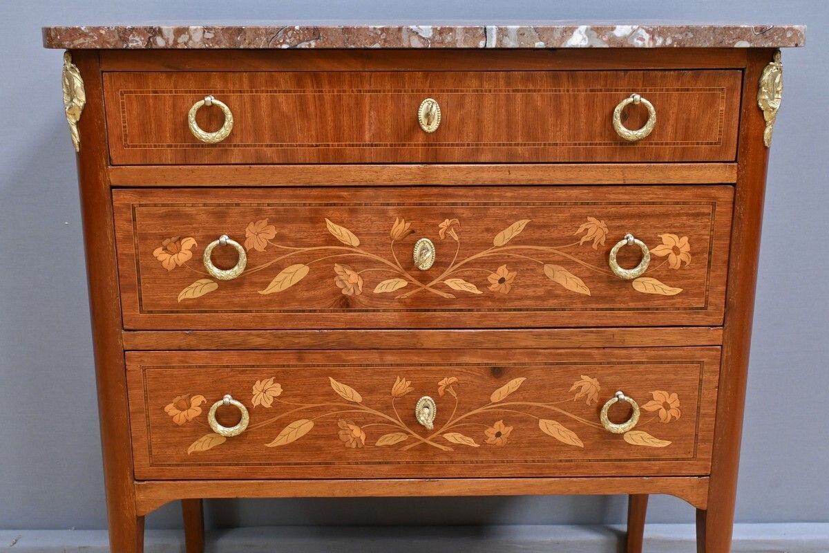 Furniture Small Chest Of Drawers In Blond Mahogany – Early 20th Century photo