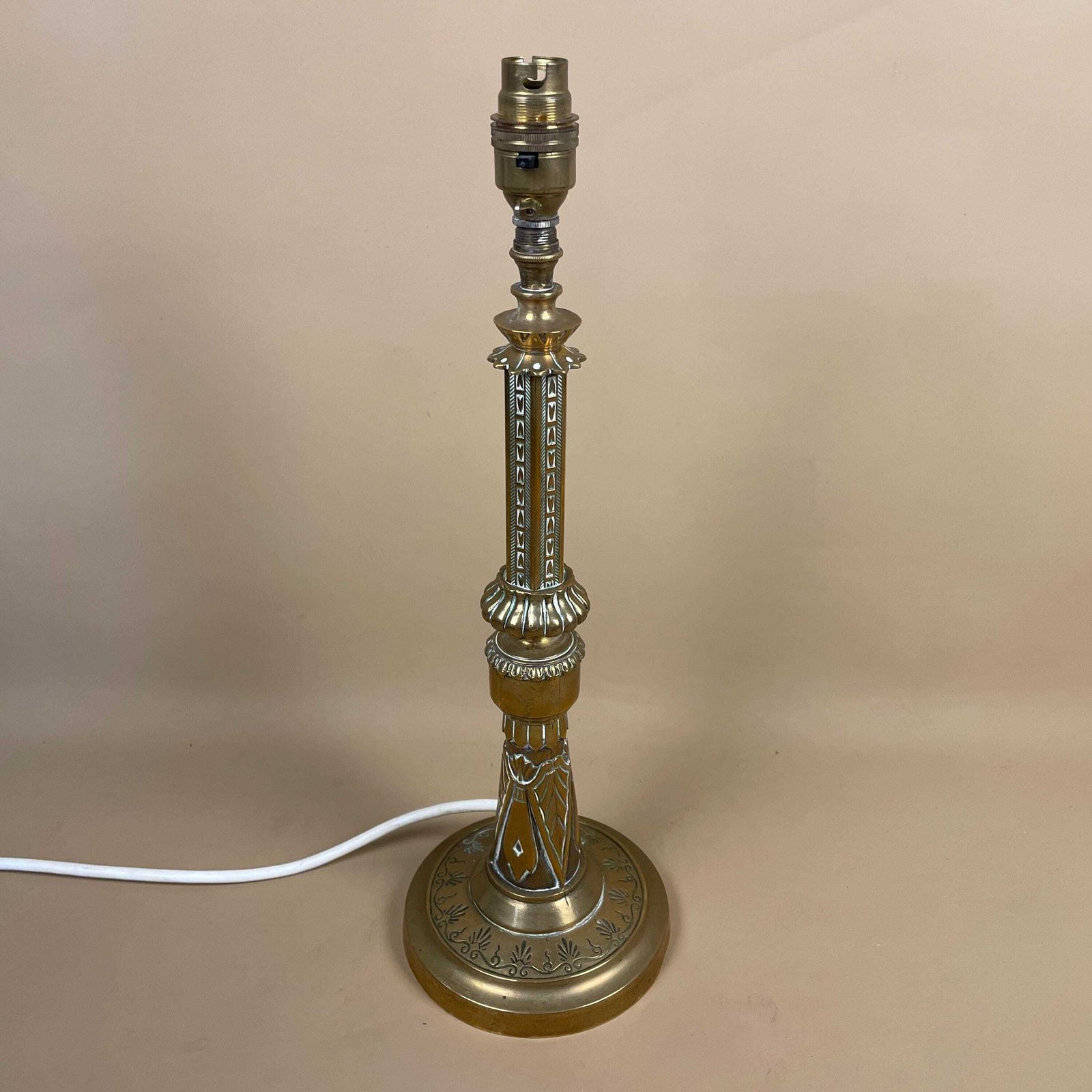 Antique Metal Gold Brass Lamp Light Bedside Side Table Desk Column Ornate Round Base Vintage Lamps Pillar Medium Patterned