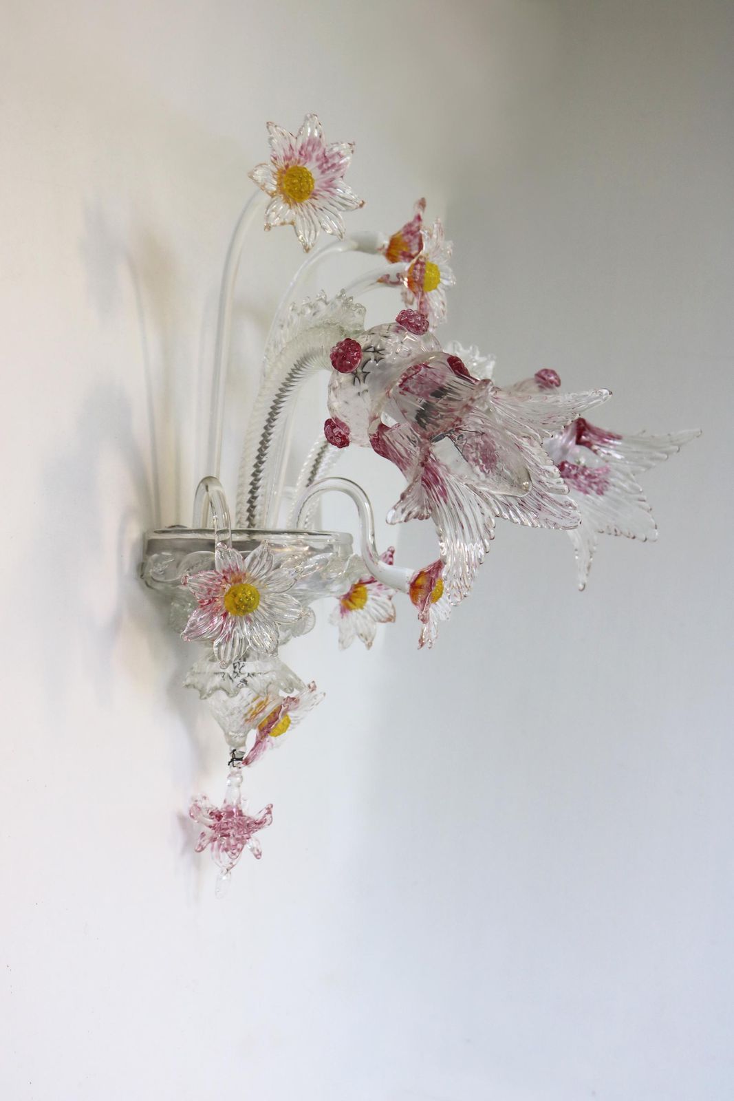 Single Murano Venetian Wall Sconce, Hand Blown Wall Light Pink ,Yellow And Clear Glass Flowers Floral Hand Made Wall Lamp 1950 Italian photo vintage