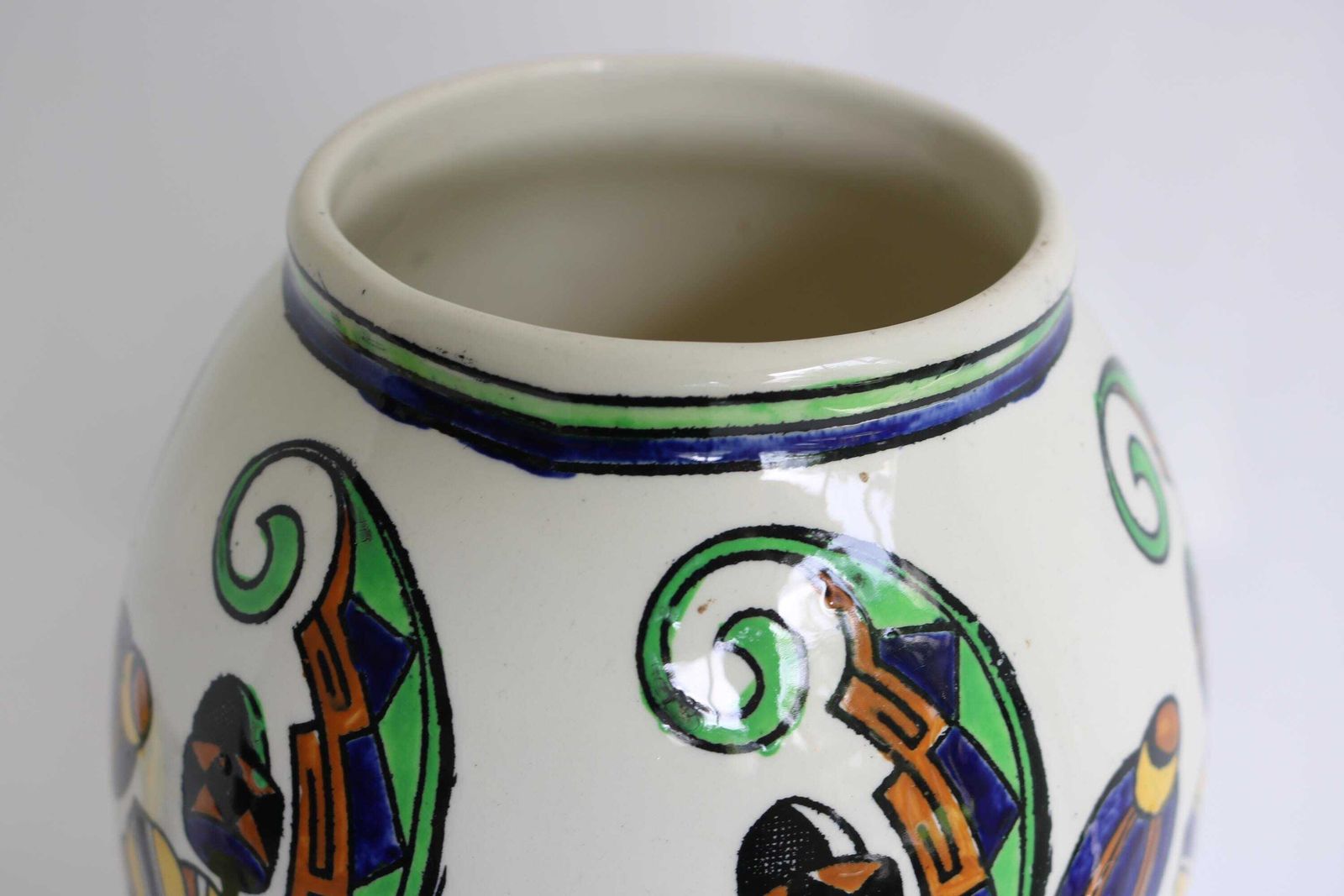Aardewerk Handgeschilderd Art Deco Vaas Van Charles Catteau Voor Boch Frères Keramis, Décornummer D.1081, België, La Louvière, Ca. 1925–1930 photo vinterior
