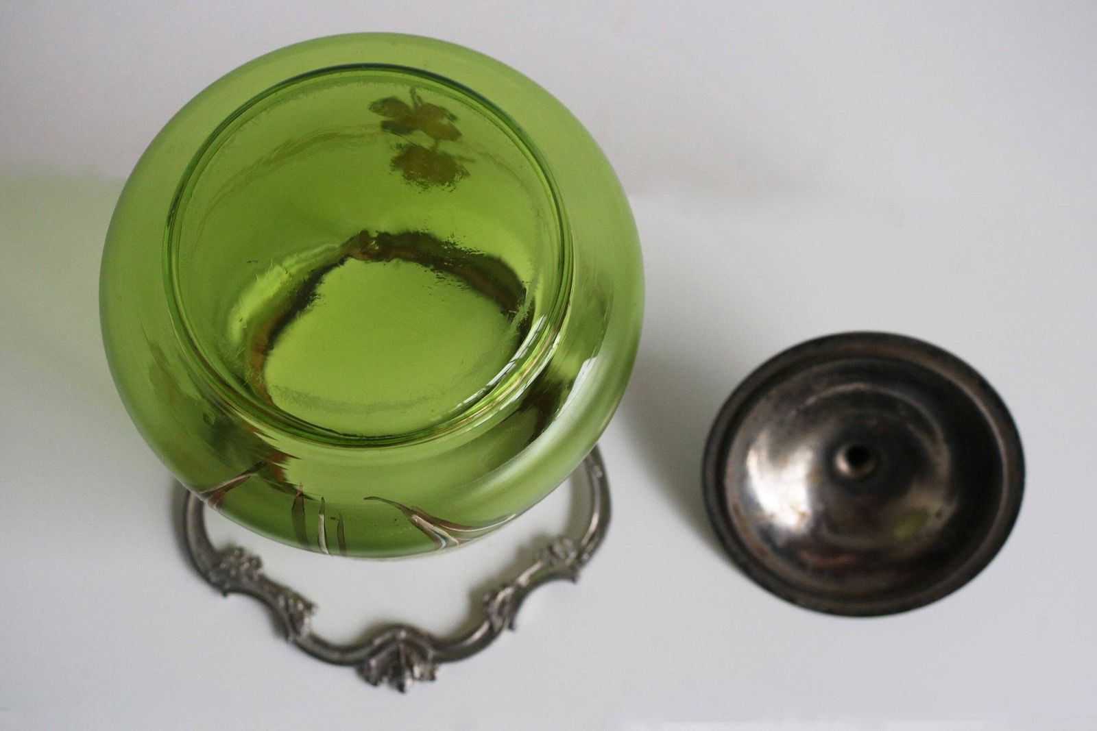 photo furniture Antique Floral Hand Painted Enameled Green Glass Biscuit Box Art Nouveau Cookie Jar Jugendstil Candy Jar Biscuit Barrel France 1900s