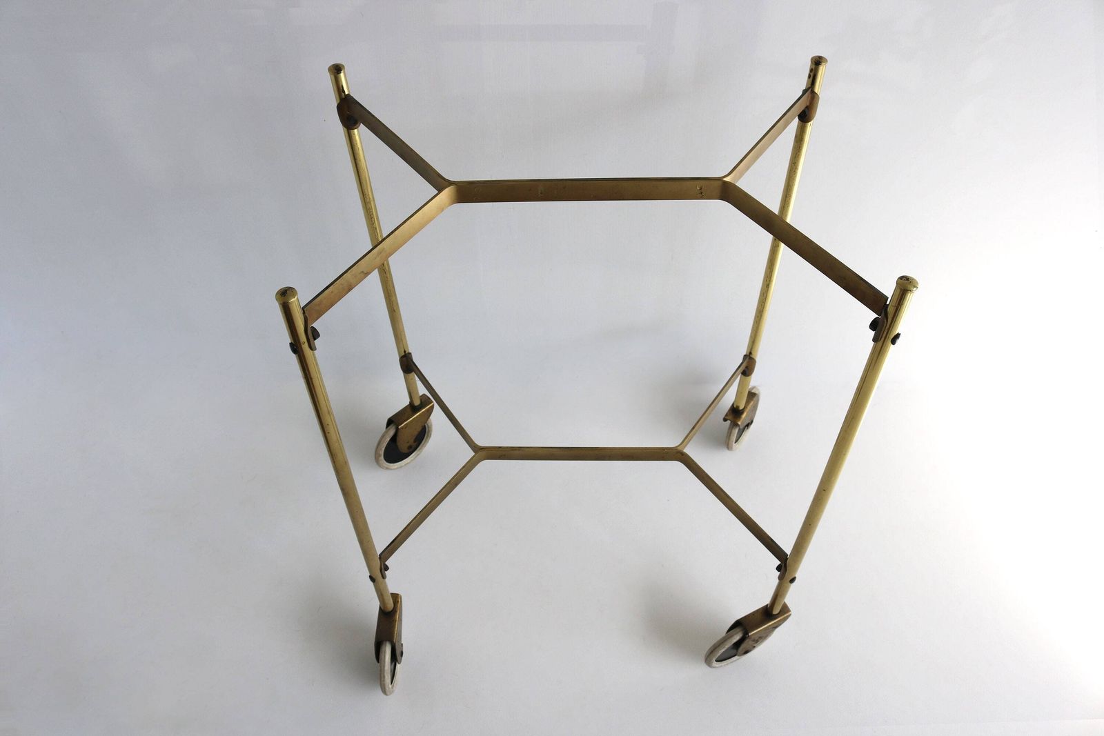 photo furniture Oval Mid Century Bar Cart Serving Trolley Cocktail Tea Cart Beverage Italian Hollywood Regency 1960 Vintage Bottle Holder Brass Side Table