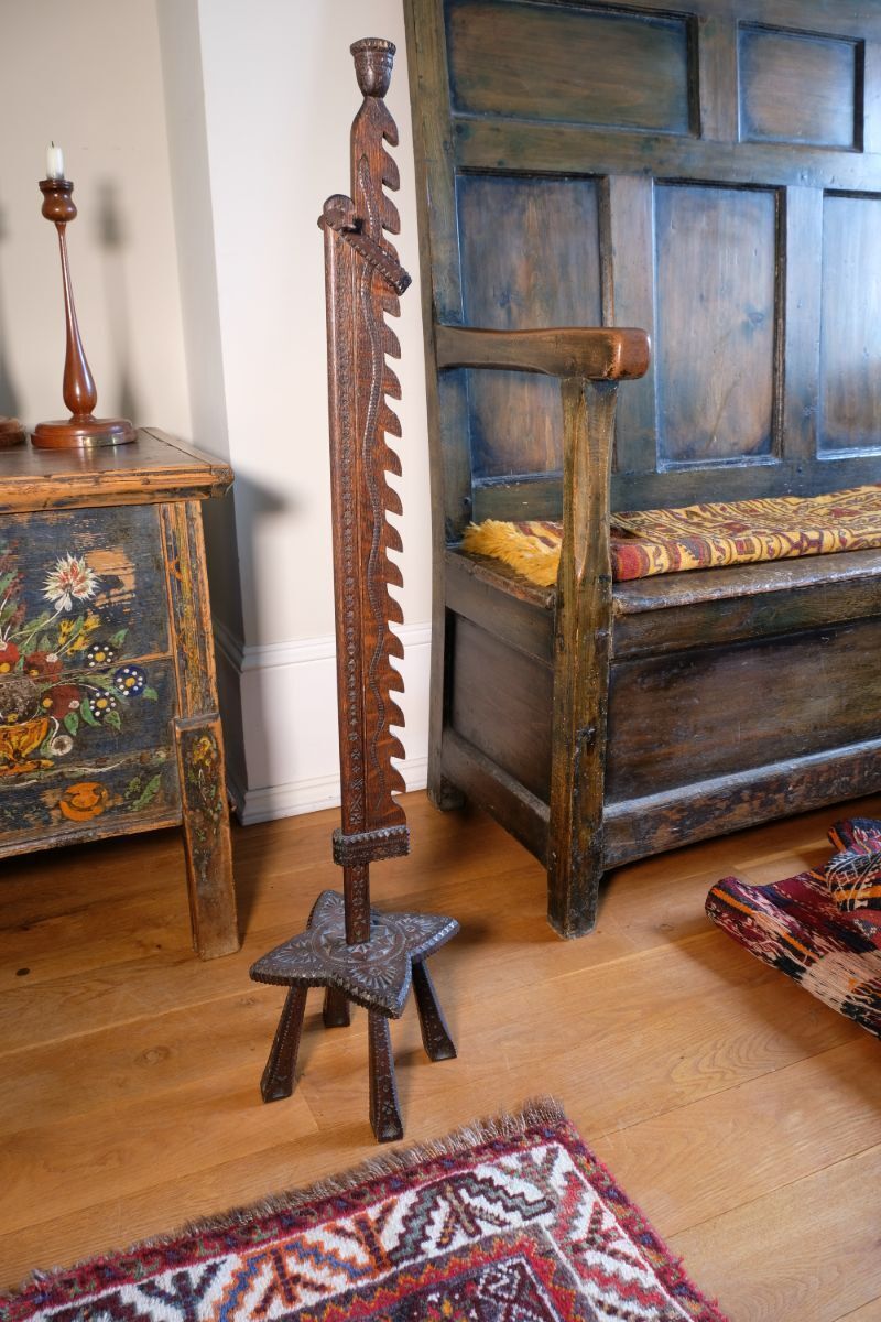photo vintage Rare Arts & Crafts Carved Oak Adjustable Candle Stand