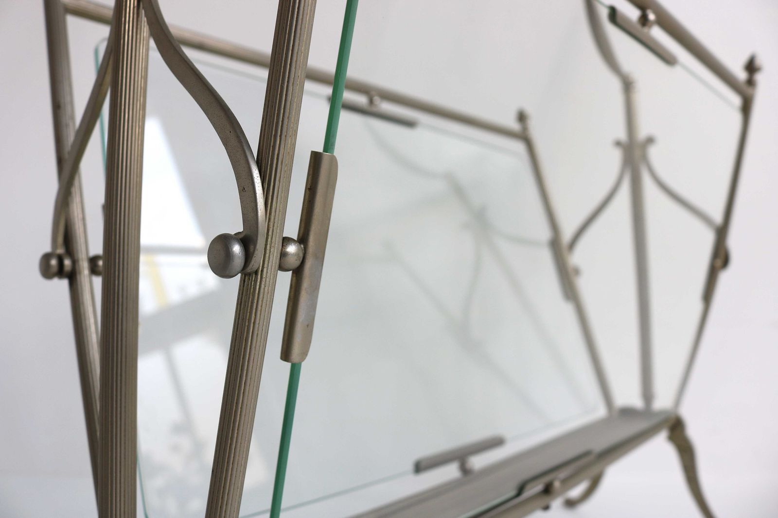 A French Maison Jansen Style Silver Brass And Clear Glass Magazine Rack Paris Magazine Stand Chique Style Magazine Holder 1960s Design photo Home Decor