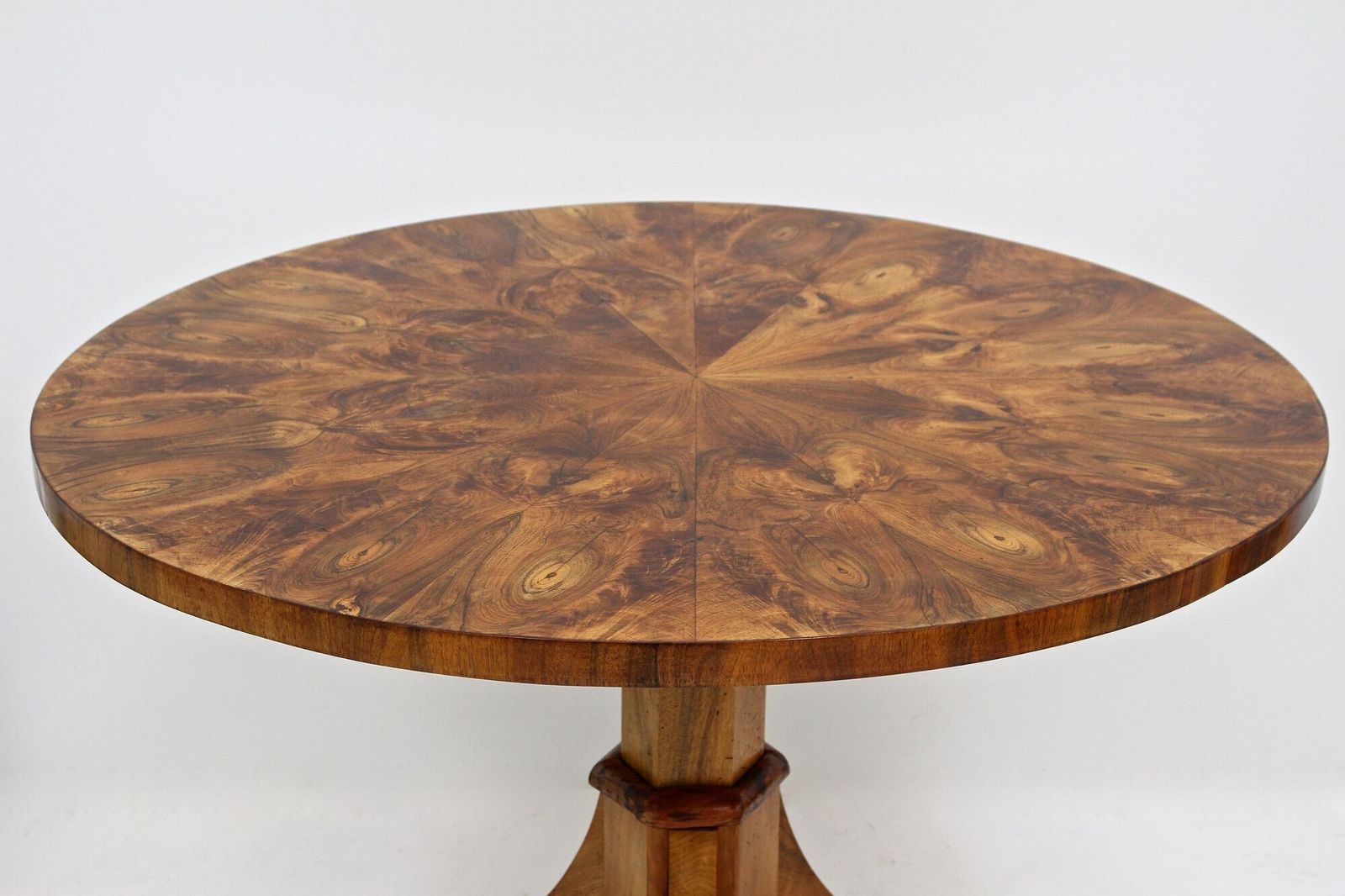 19th Century Biedermeier Walnut Center/ Dining Table, Polished   At Ca. 1830 photo vintage