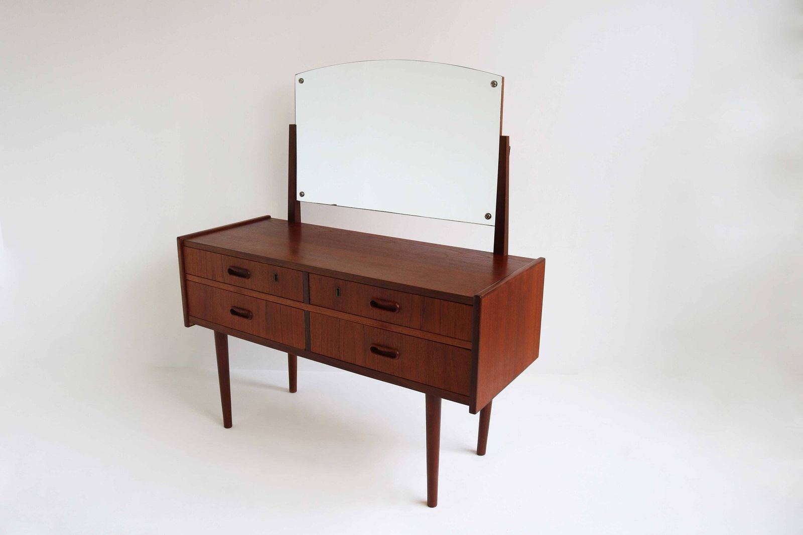 Scandinavisch Modern Teakhouten Kaptafel Of Ladekast Met Spiegel – Bijzettafel, Wandtafel, Slaapkamermeubilair – Mid Century Modern