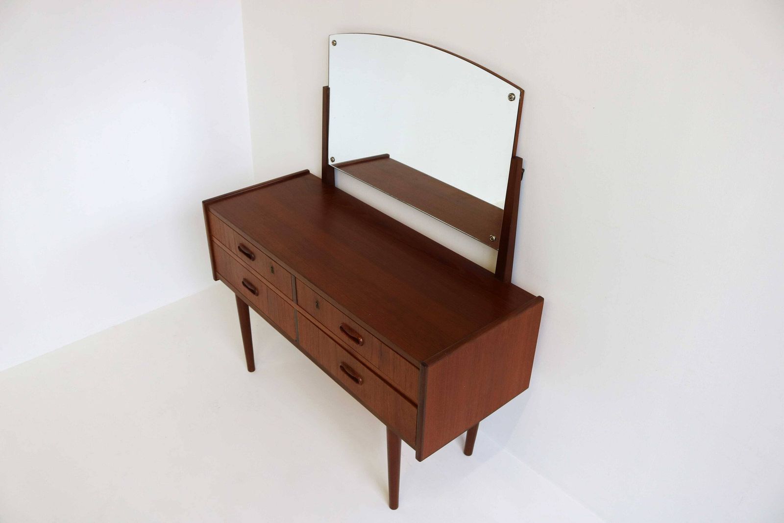 Scandinavian Modern Teak Dressing Table Or Drawer Chest Vanity Mirror Side Table Wall Table Bedroom Furniture Midcentury Modern Dresser photo vinterior