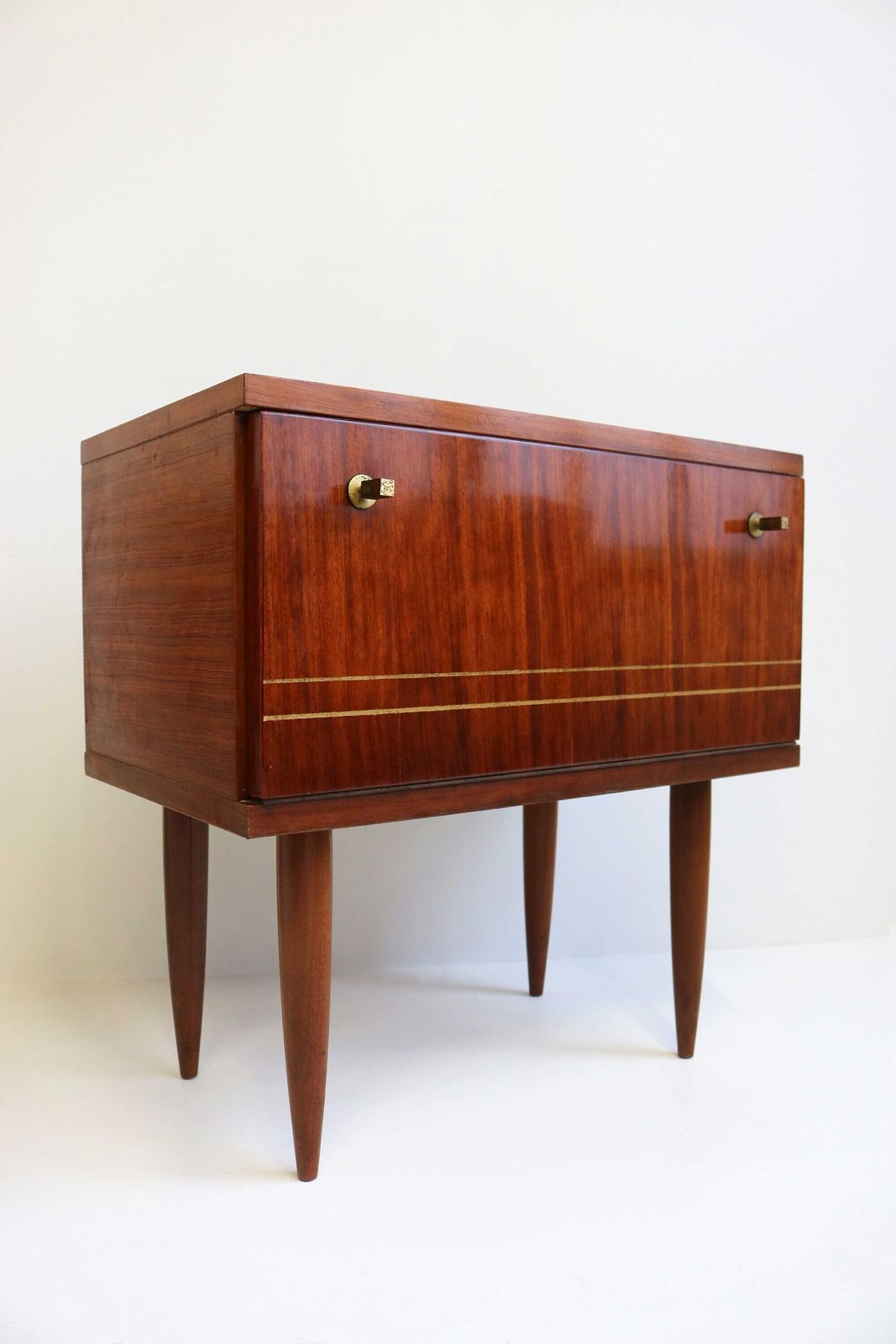 Shiny Pair Midcentury Modern Scandinavian 60 Nightstands Bedside Tables Additional Tables Side Tables 1960s End Tables Valve photo vinterior