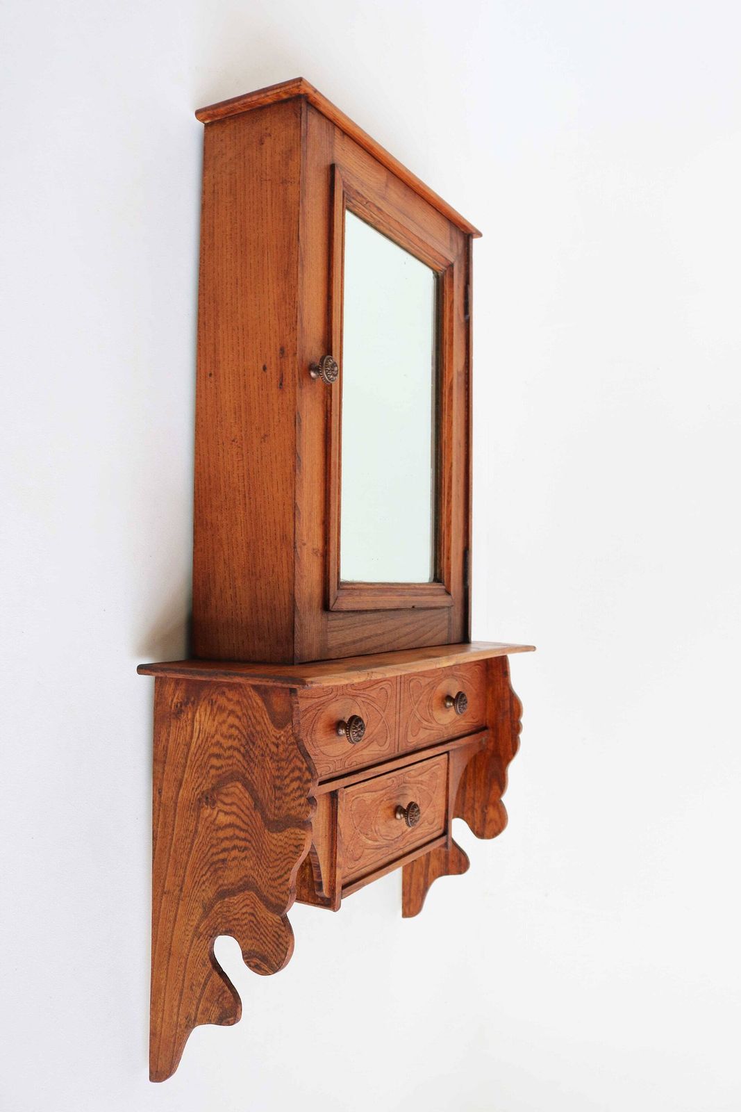 Antiek Art Nouveau Houten Medicijn /Badkamer /Keukenkaststje – Geslepen Spiegel – Klein Wandkastje – Apothekersladekaststje – 1900–1910 photo Meubels