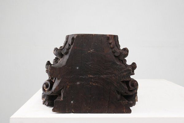 photo furniture Antique Hand Carved Corinthian Column Ornament, France, 18th Century