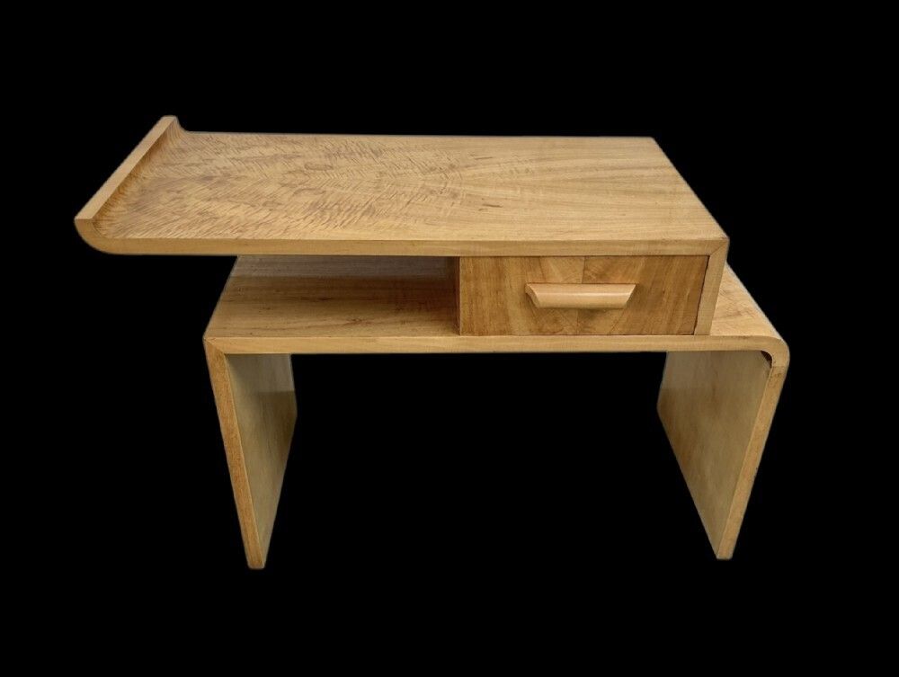 A Fine Art Deco Side Table, 1930s photo vinterior