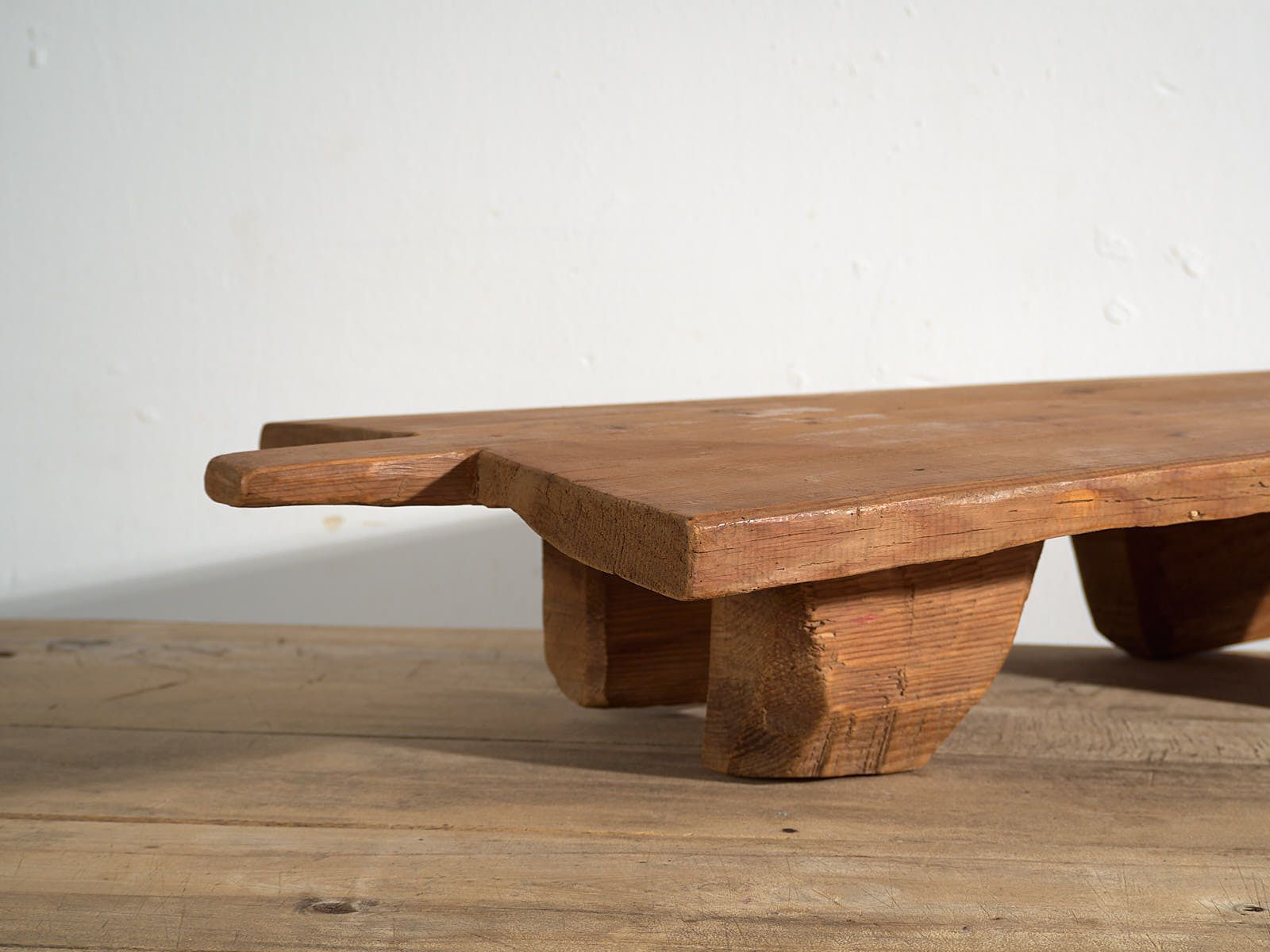Table d'appoint d'époque en bois massif (vers 1920) #17 photo Mobilier