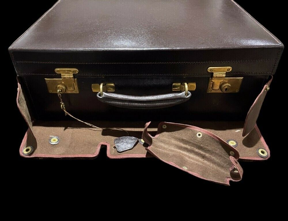 A Superb Quality Mappin & Webb Art Deco Vanity Case And Contents, 1933. photo vinterior