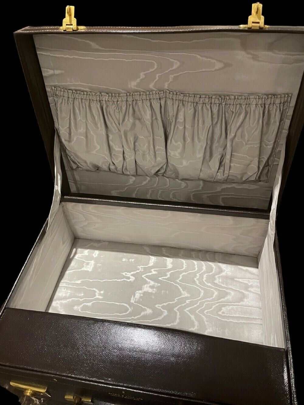 photo buy A Superb Quality Mappin & Webb Art Deco Vanity Case And Contents, 1933.
