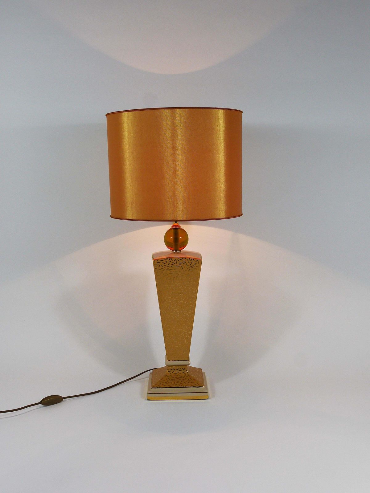 Post Modern Memphis & Art Deco Style Porcelain Table Or Side Lamp, Italy, 1980s photo Lighting
