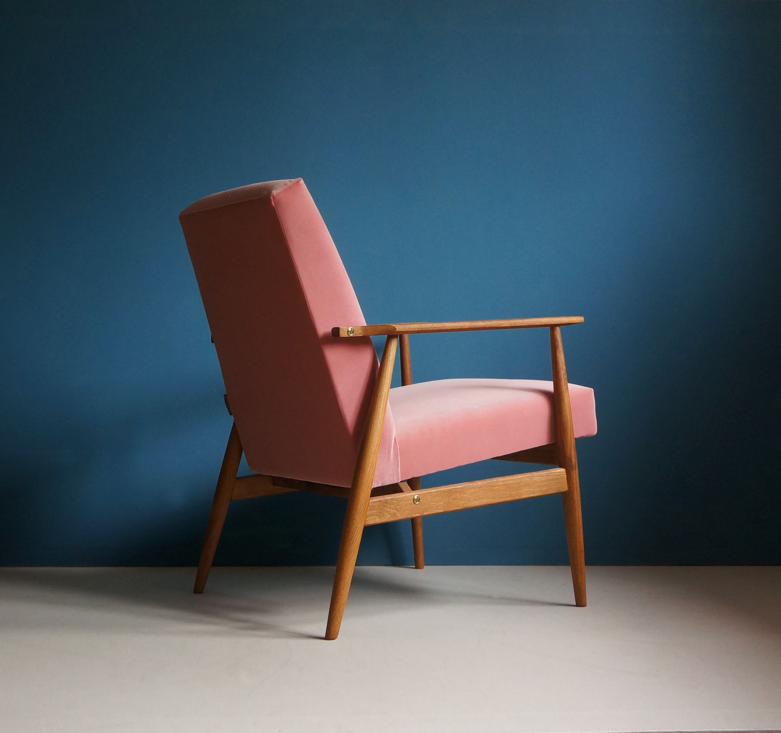 Pair Of Vintage Armchair Form Mid Century, Pink Velvet, Restored photo Furniture