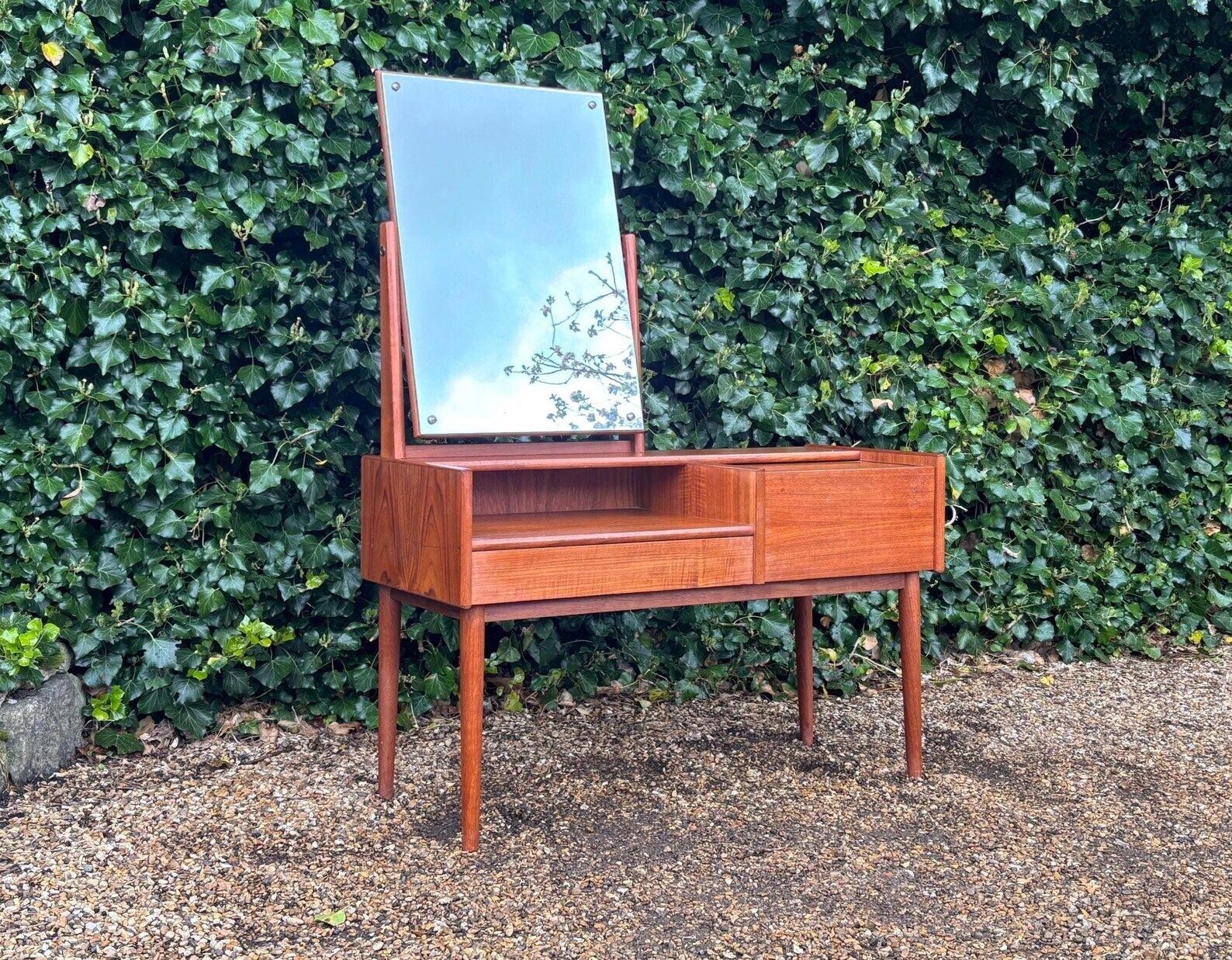Vintage Melvin Mikkelsen Møbler Dressing Vanity Table