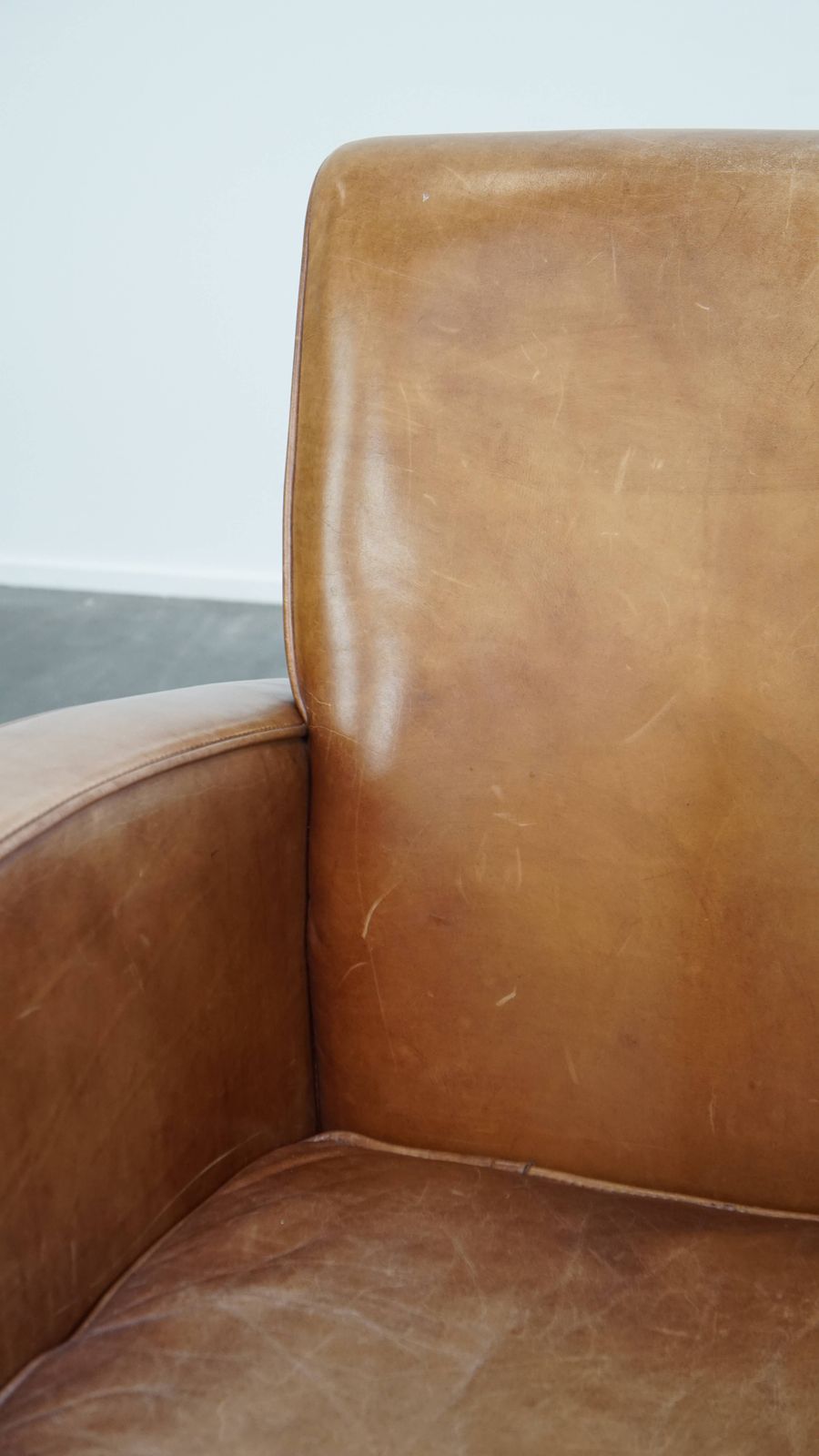 Meubels Strakke Design Fauteuil In Koeienhuid, Licht Cognackleurig photo