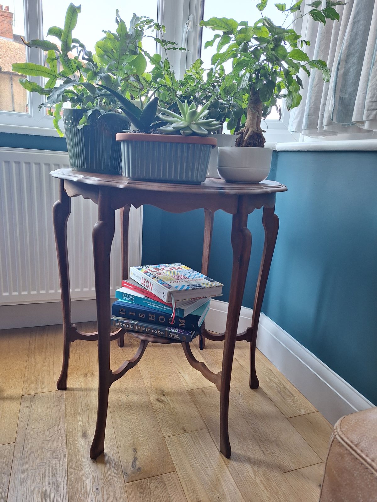 Antique Wooden Side Table   Scalloped Top 2 Tier Mahogany