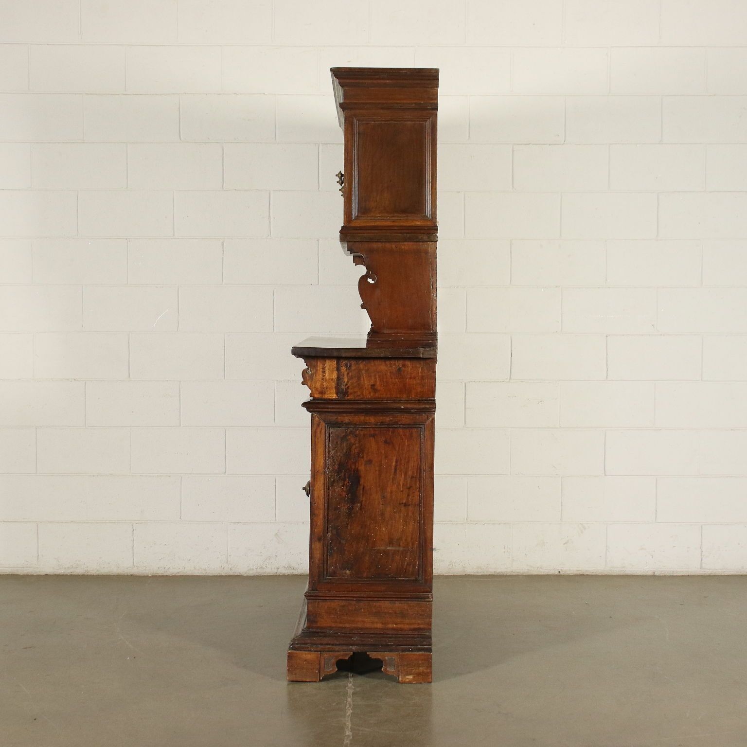 photo vinterior Emilian Baroque Cupboard Walnut Poplar Italy 18th Century