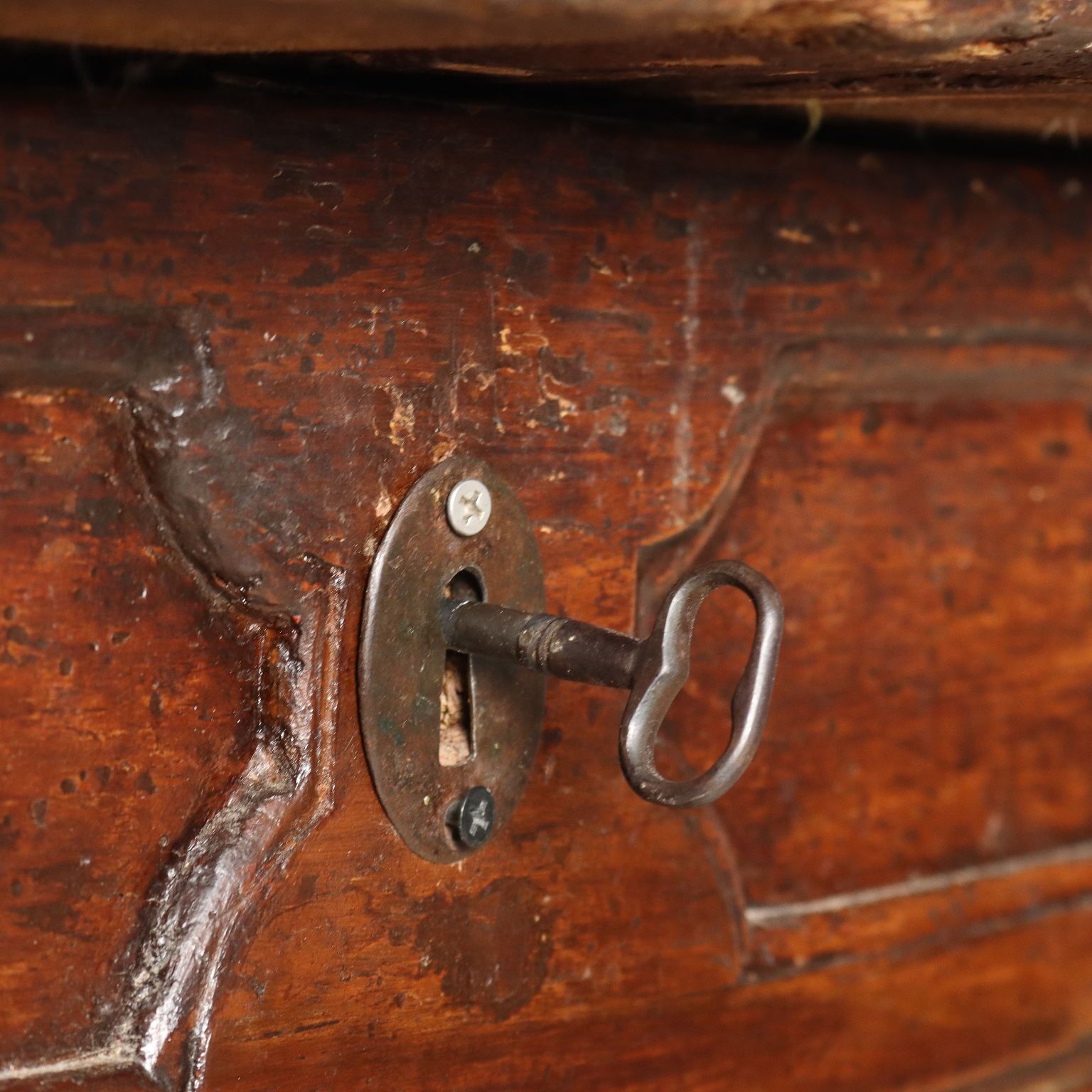 Antique Table Early XVIII Century Chestnut Shaped Feet Drawers photo 1730.0