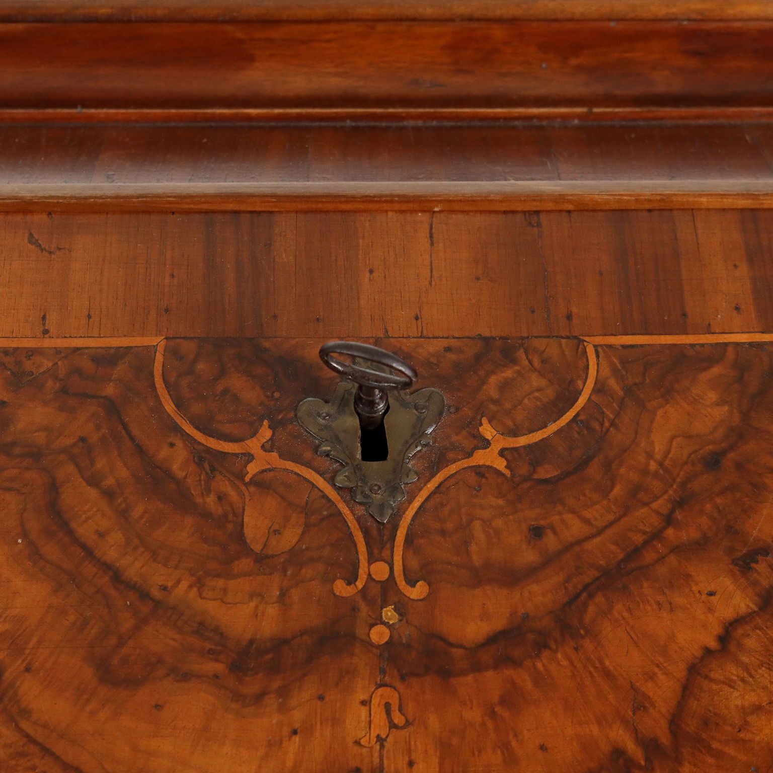 Baroque Cabinet Walnut 4 Drawers Italy XVIII Century photo 1920.0