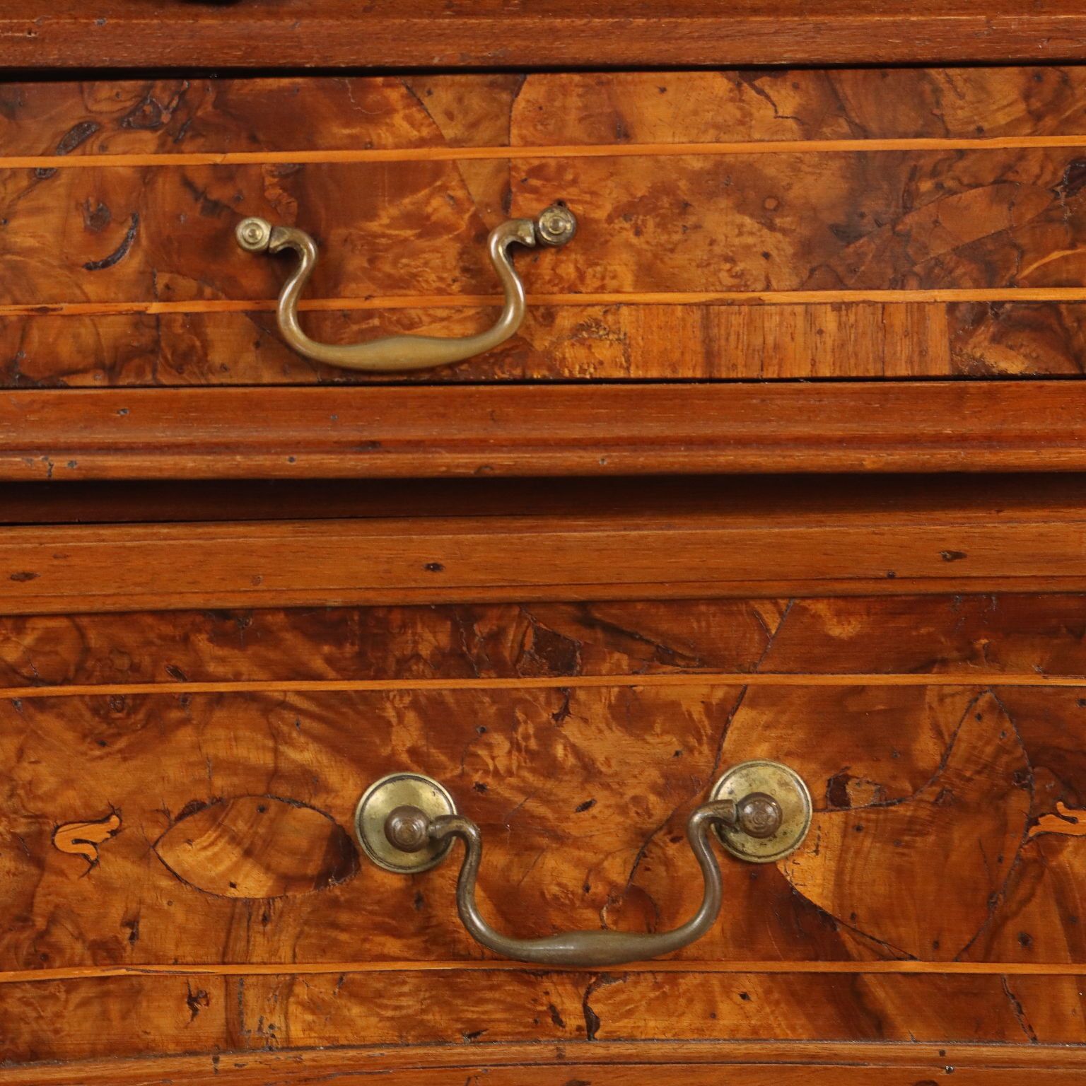 photo furniture Baroque Cabinet Walnut 4 Drawers Italy XVIII Century