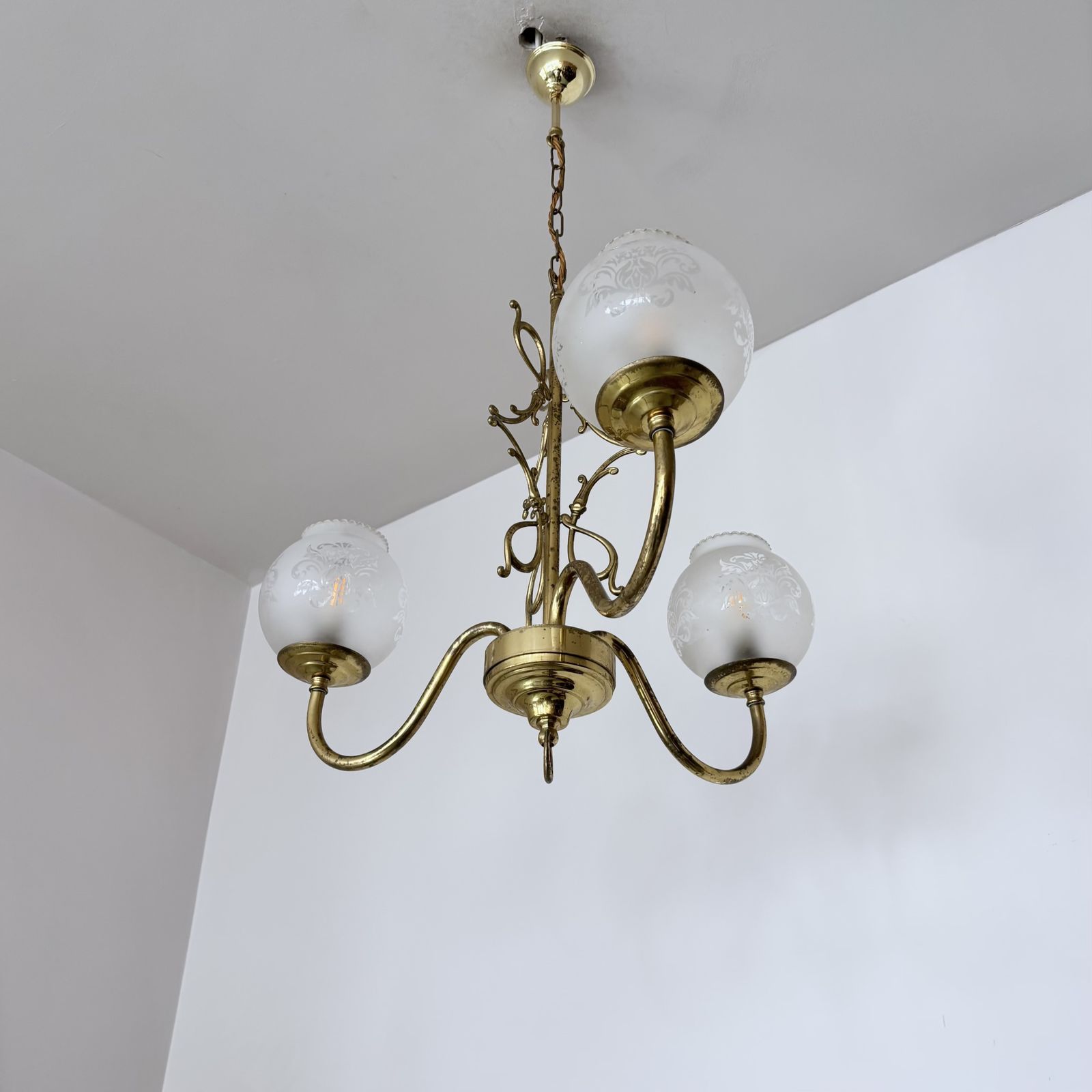 Late 20th Century Brass Chandelier With Frosted Globe Shades photo Lighting