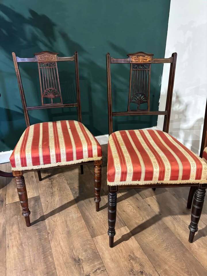 photo vintage Set Of Four Late Victorian Mahogany Dining Chairs