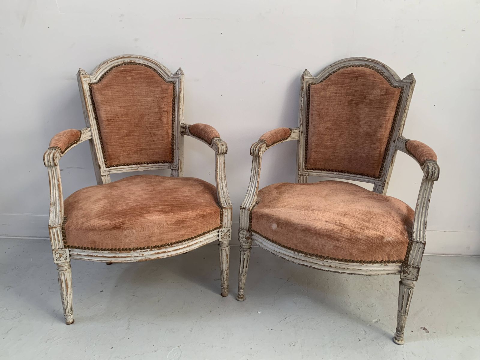 photo vinterior Pair Of Louis XVI Style Armchairs In Patinated Beech, 19th Century