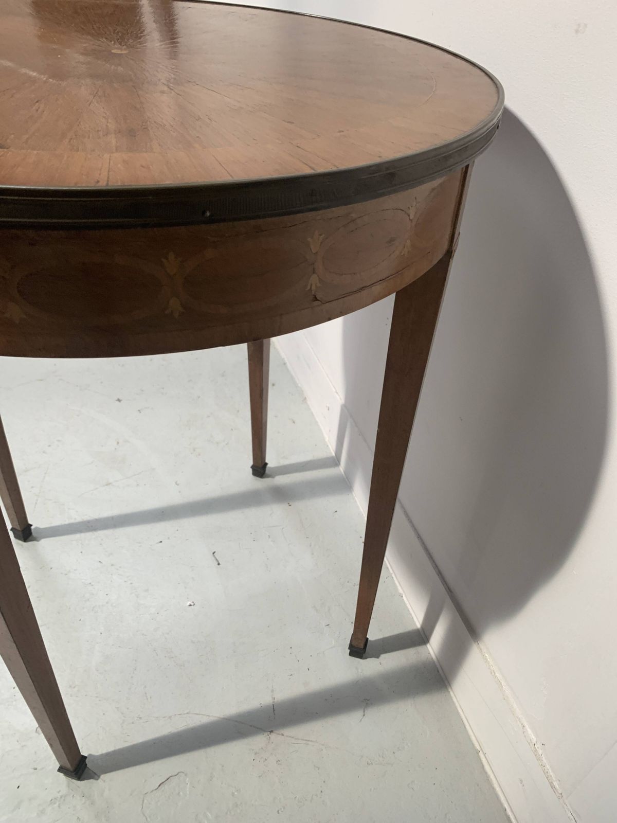 Round Louis XVI Style Pedestal Table In Marquetry Wood, 20th Century photo for sale