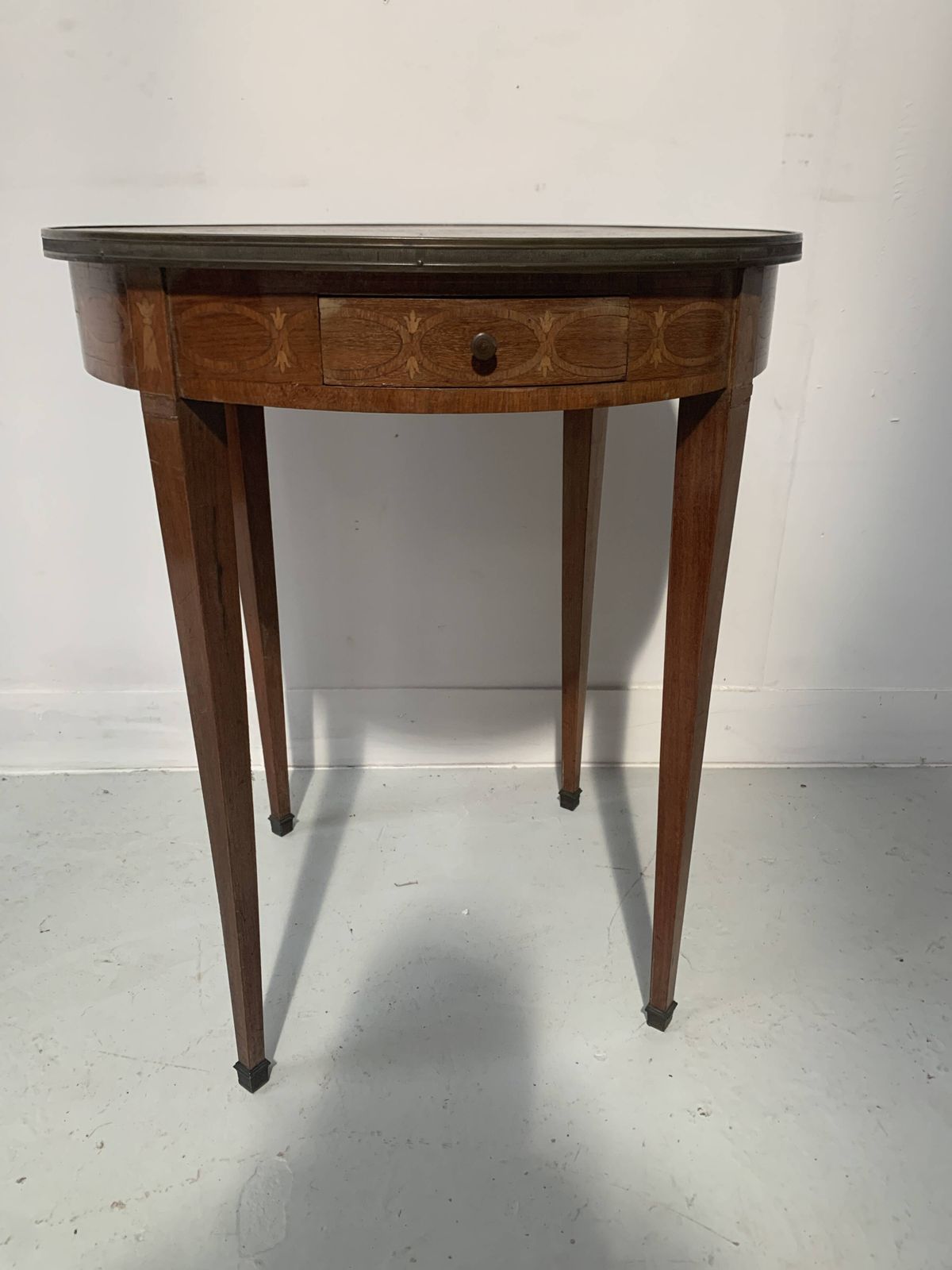 Round Louis XVI Style Pedestal Table In Marquetry Wood, 20th Century photo vintage
